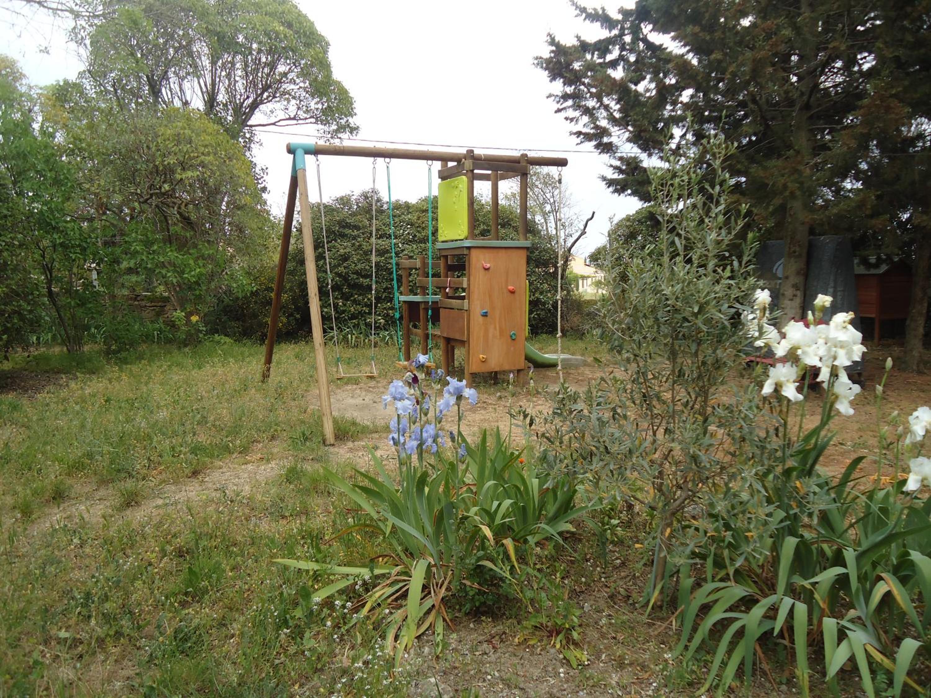 Three-Bedroom House photo 2