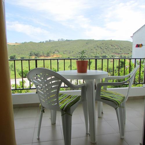 Double Room with Balcony - Photo 2