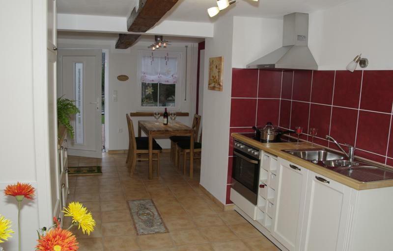 One-Bedroom Apartment, photo 7