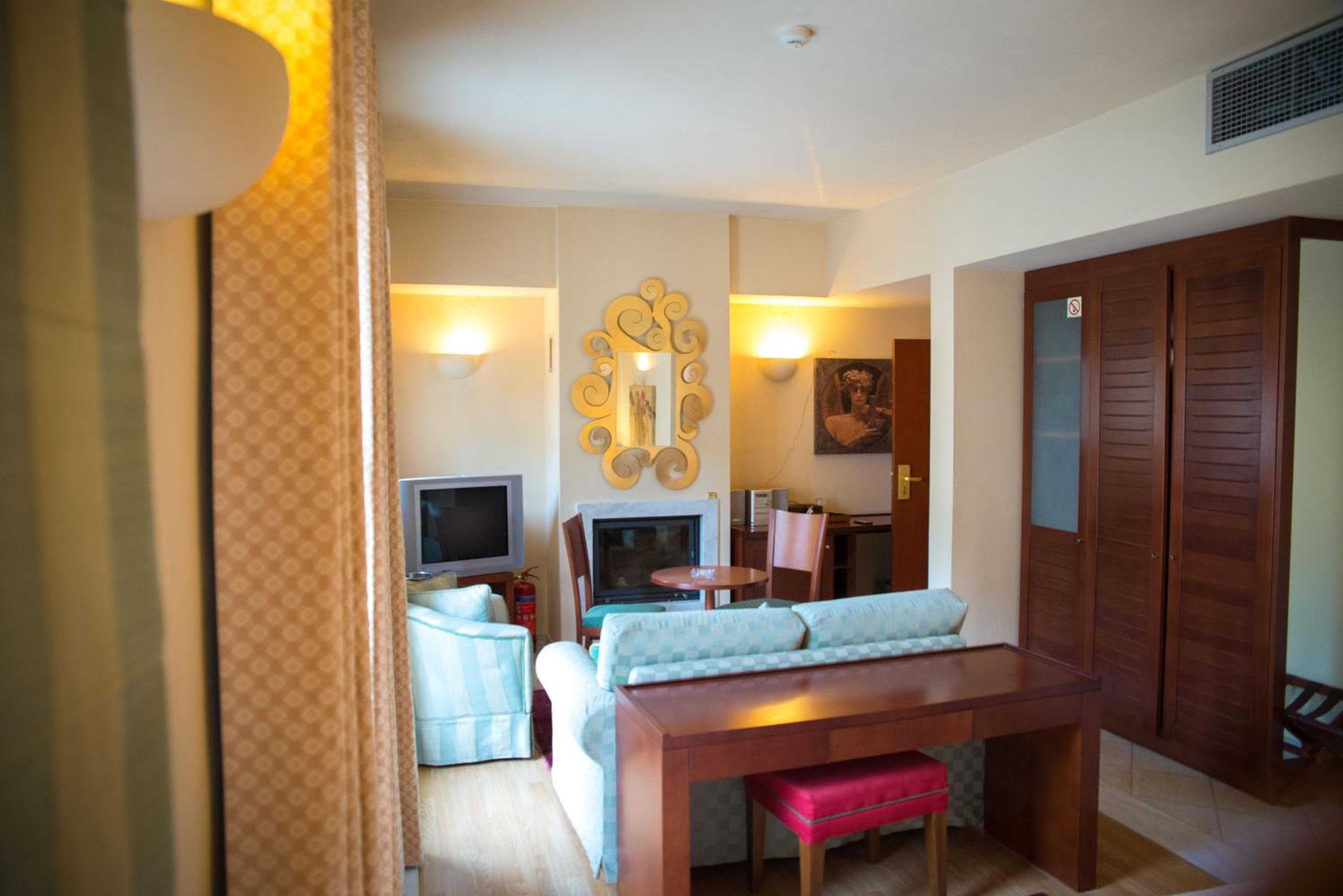 Superior Double or Twin Room with Hydromassage and Fireplace photo 2