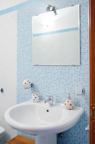 Double or Twin Room with Private Bathroom photo 3
