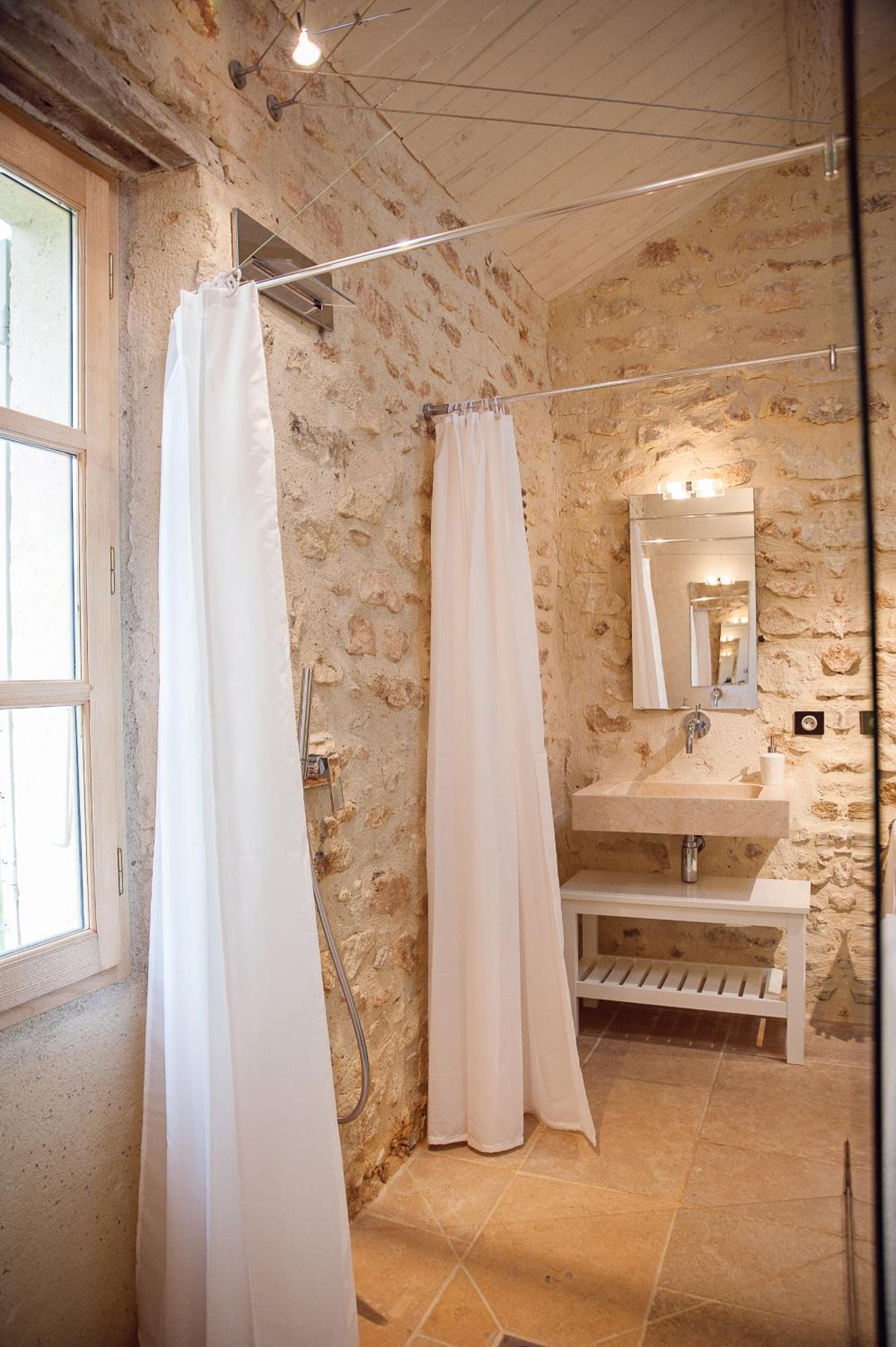 Deluxe Double Room with Bath photo 1