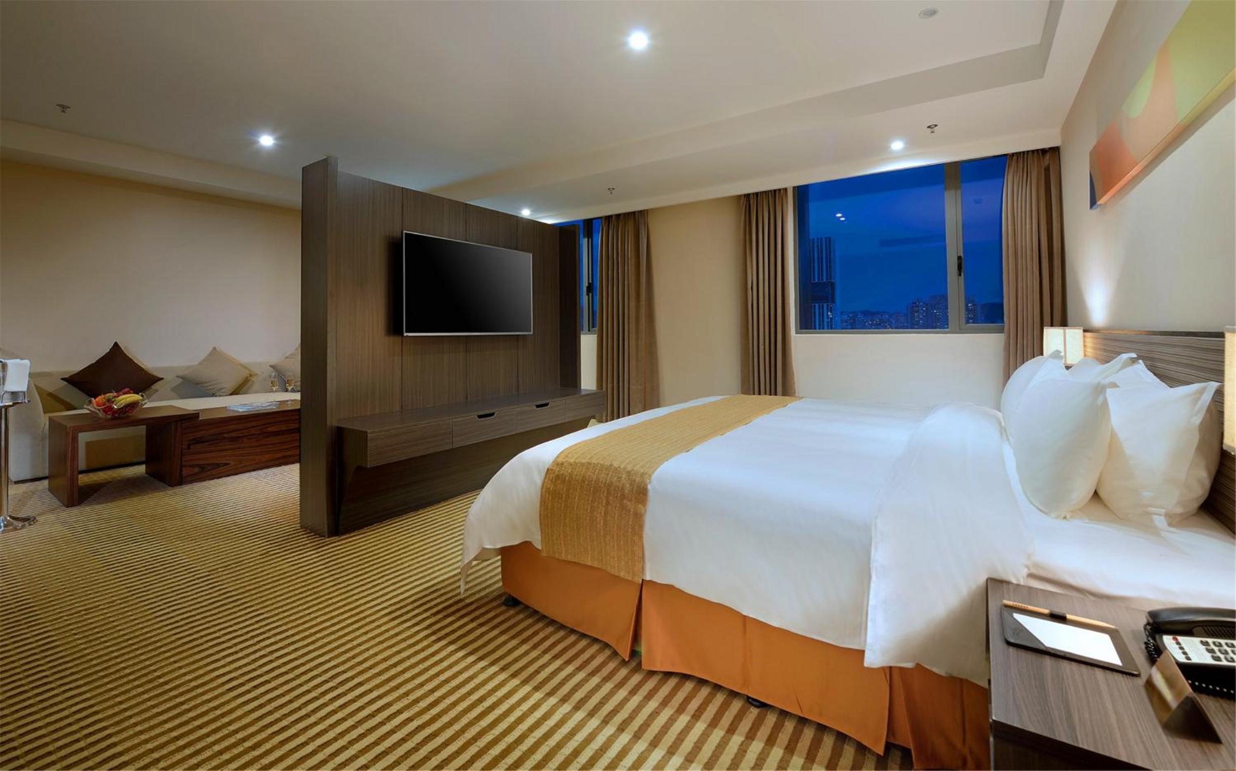 Deluxe Suite