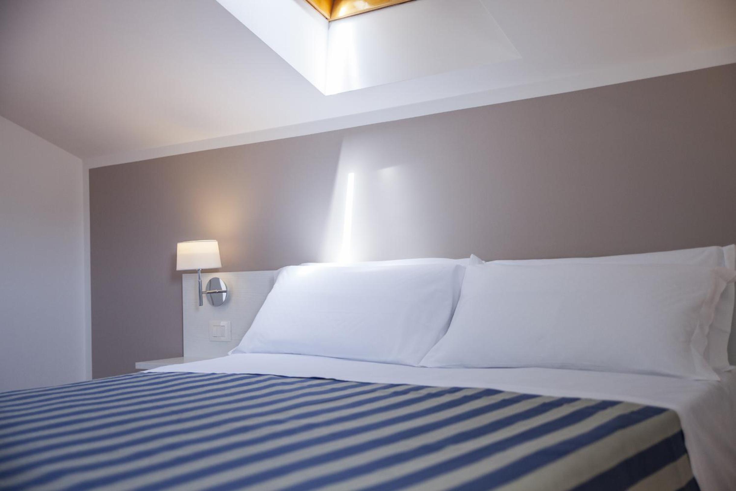 Double Room - Photo 6