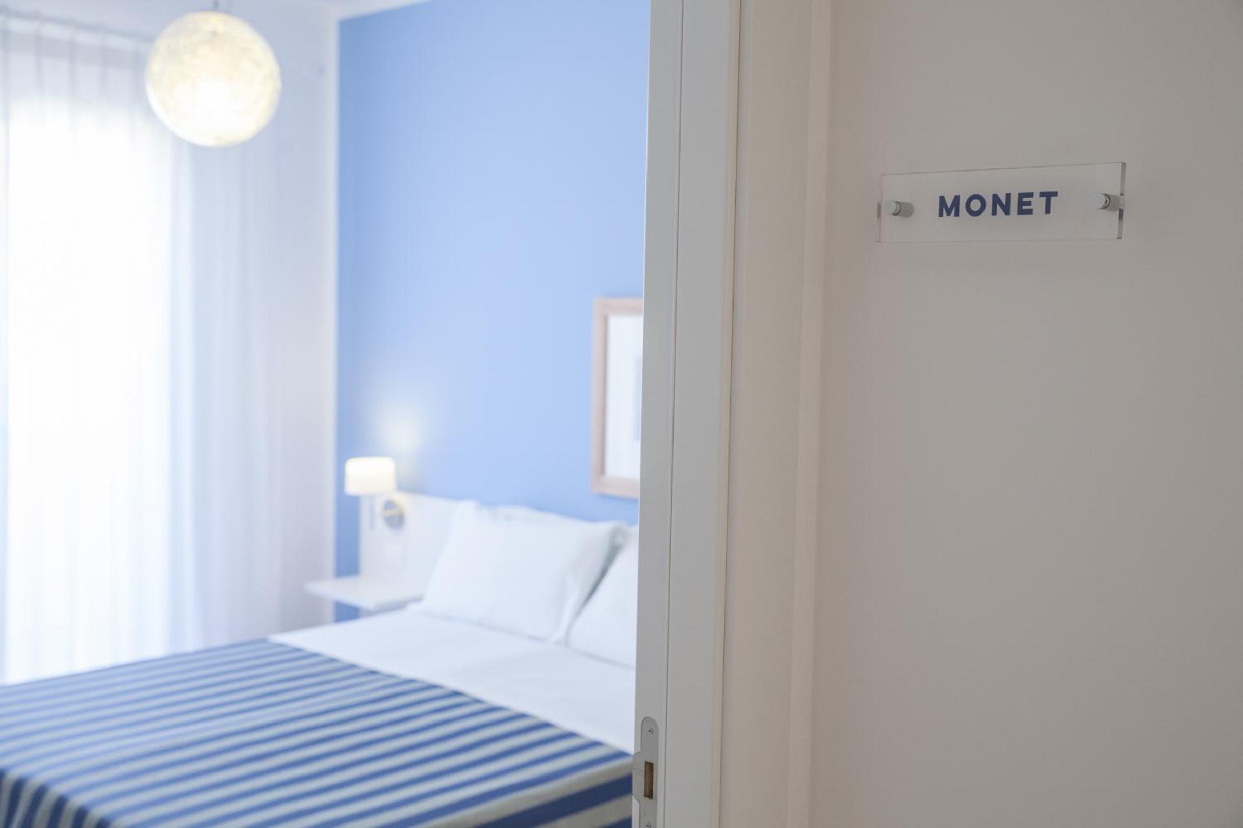 Double Room - Photo 12