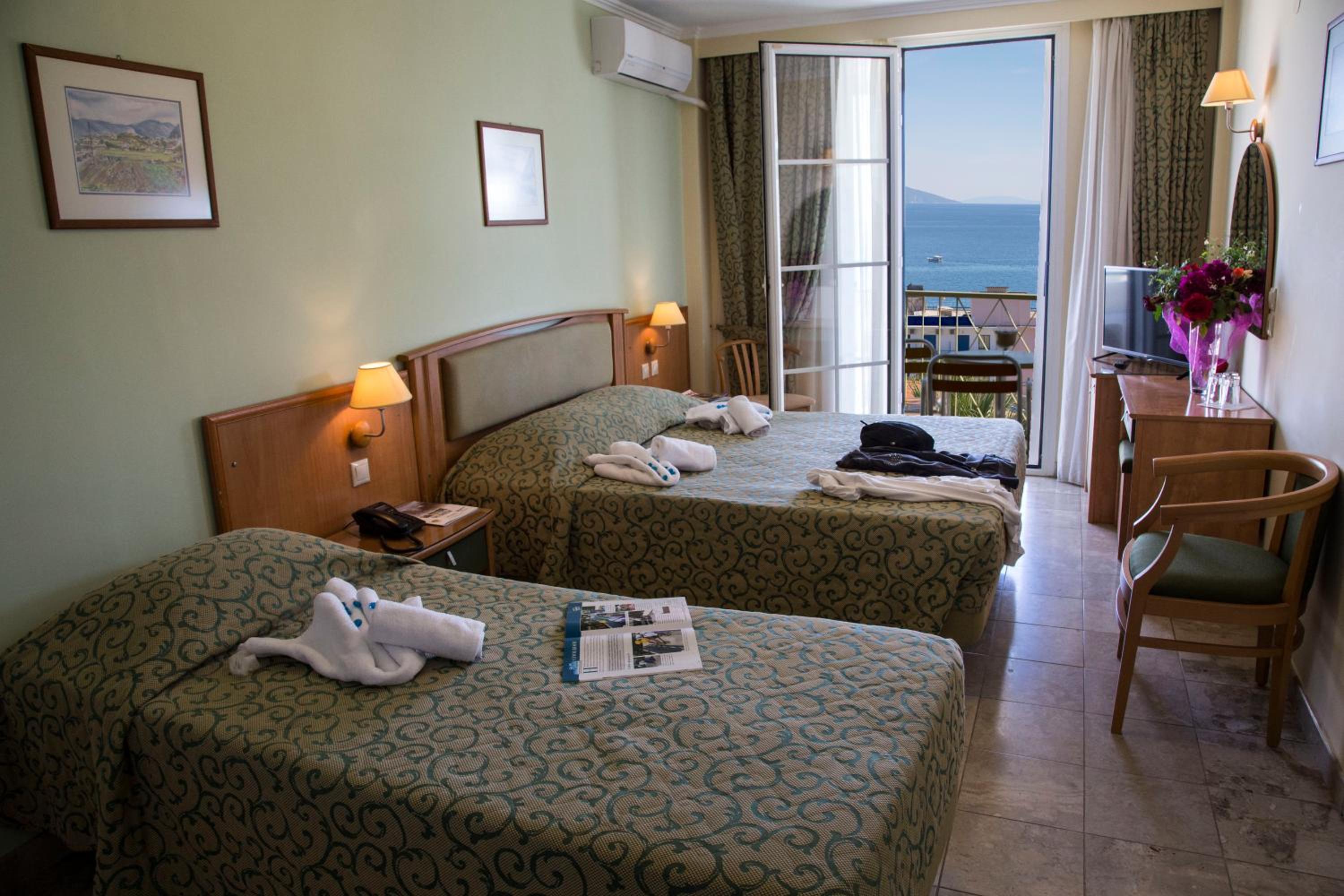 Triple Room with Sea View