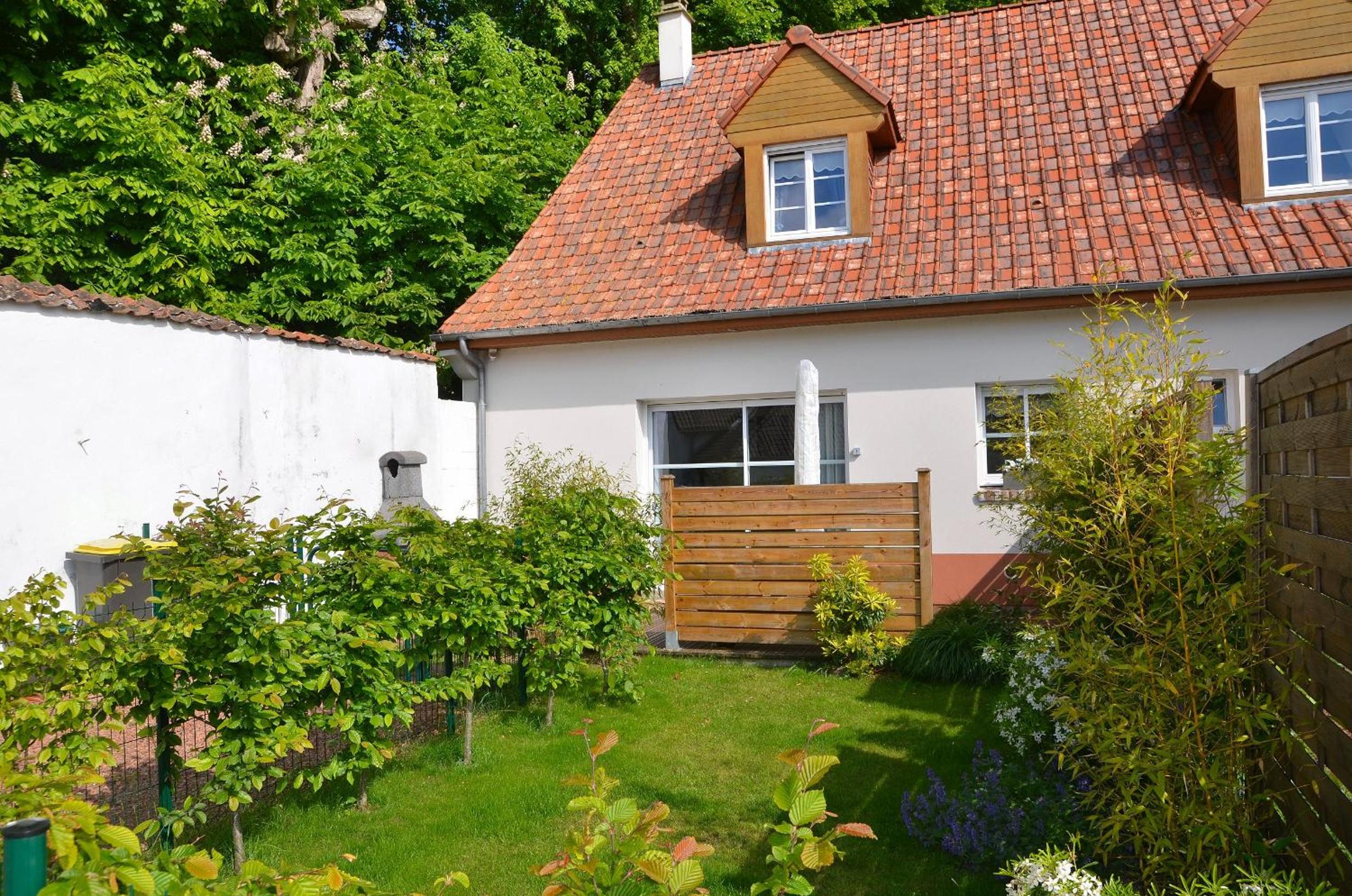 Three-Bedroom House photo 2