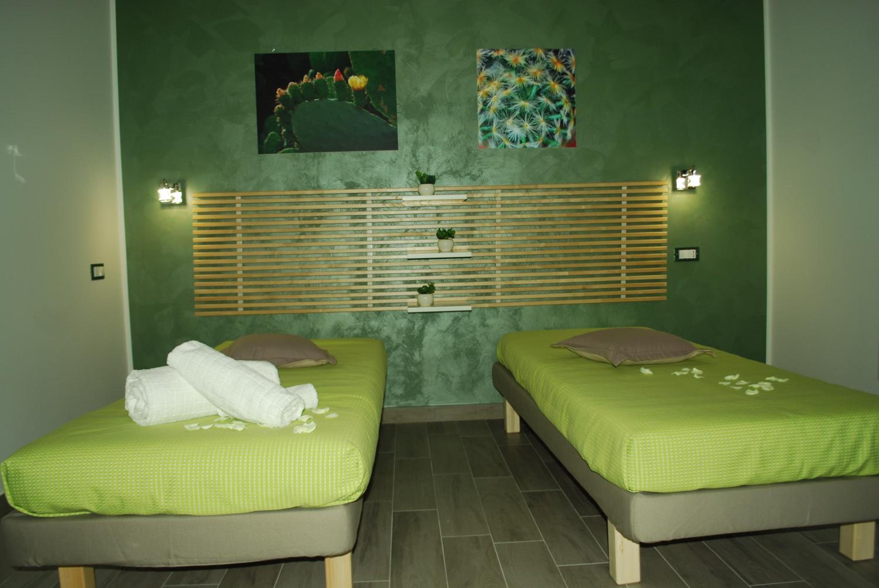 Standard Twin Room photo 2