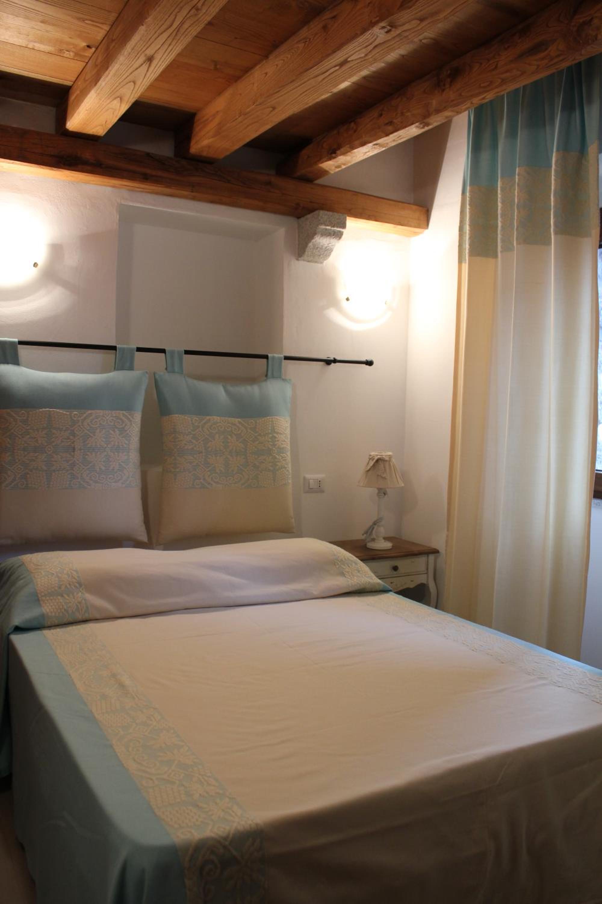 Small Double Room - Photo 1