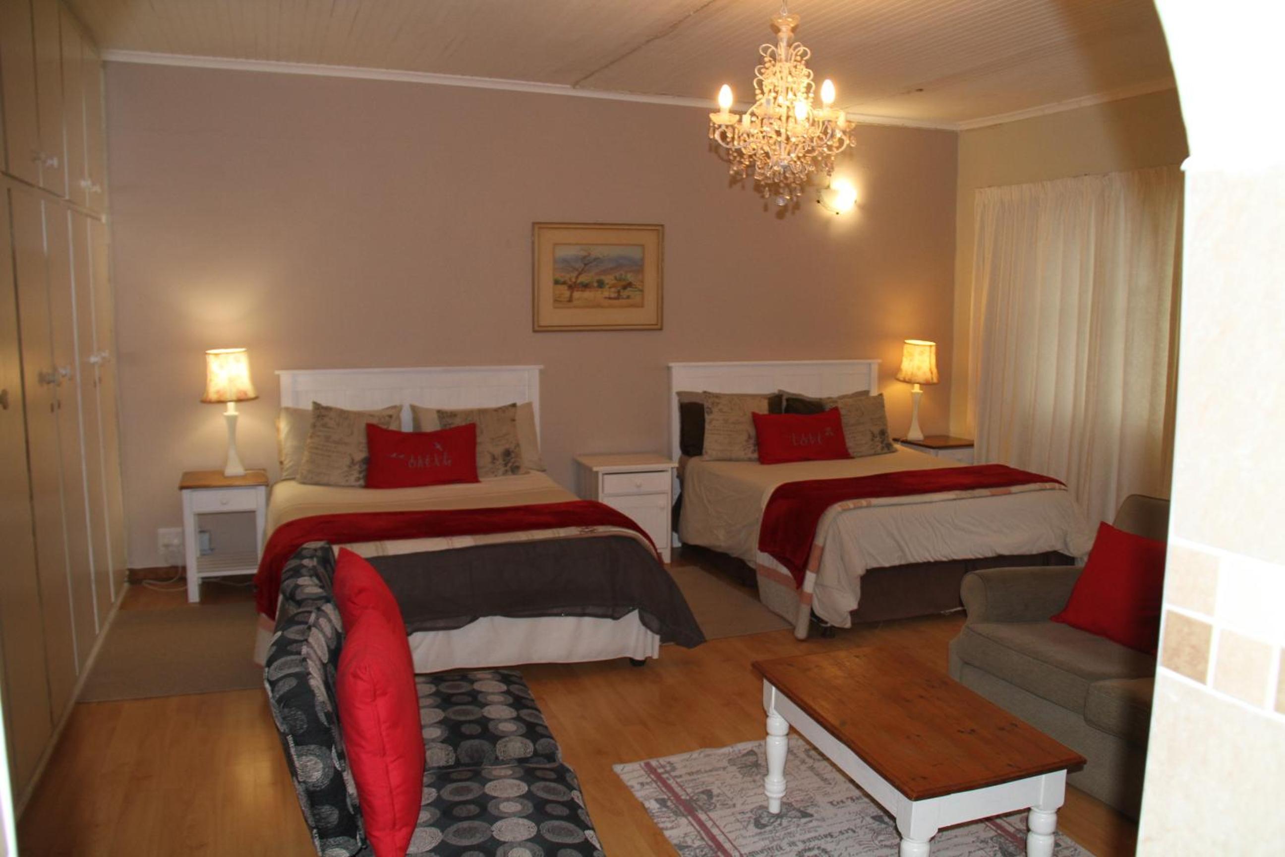 Family Room with Private Bathroom photo 3
