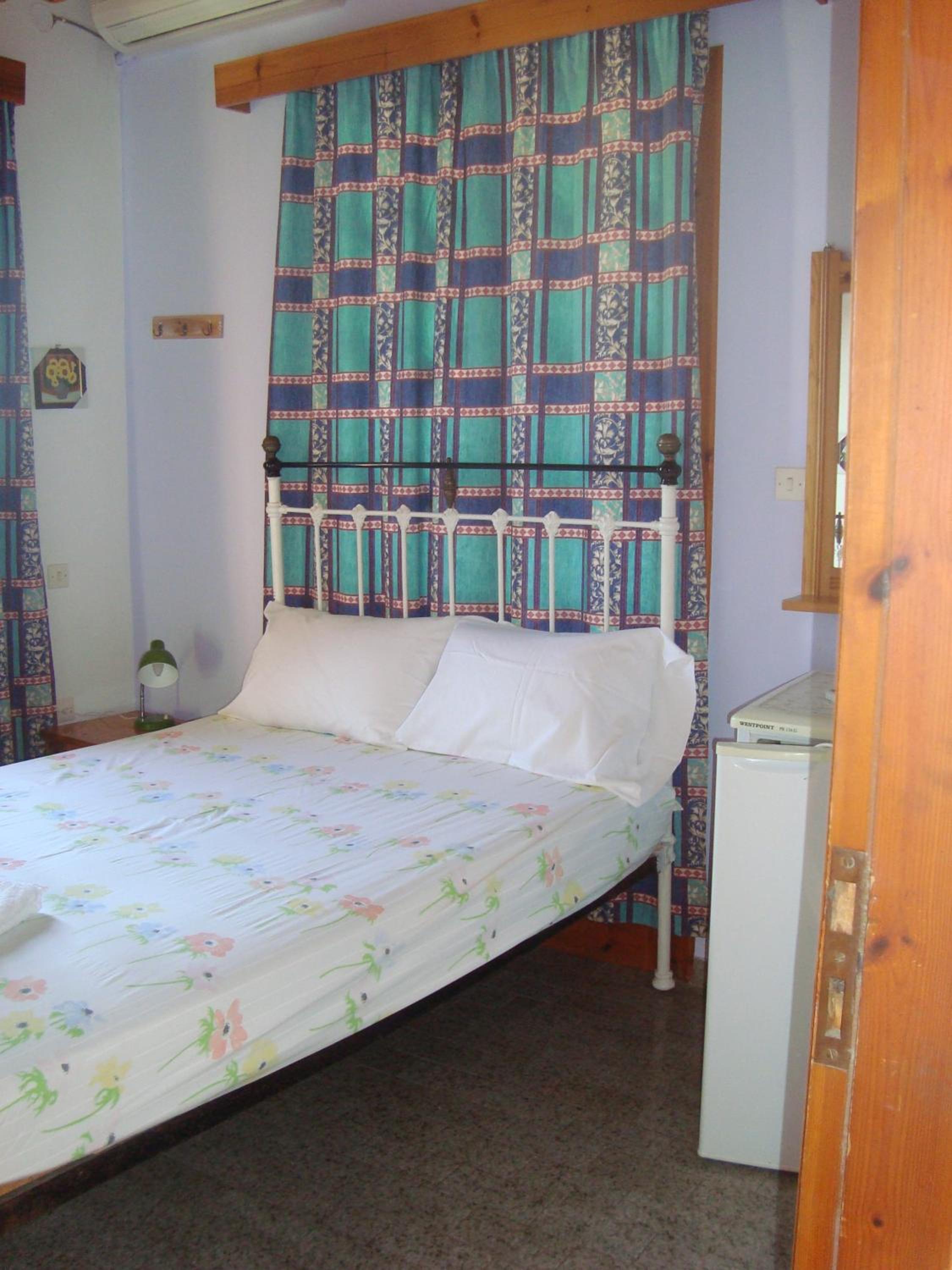 Standard Double Room - Photo 9