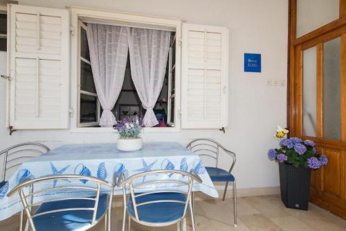 Three-Bedroom Apartment with Balcony