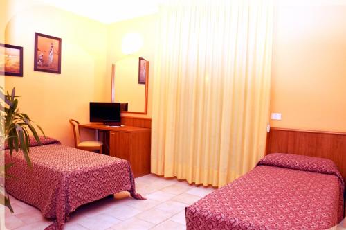 Triple Room photo 2