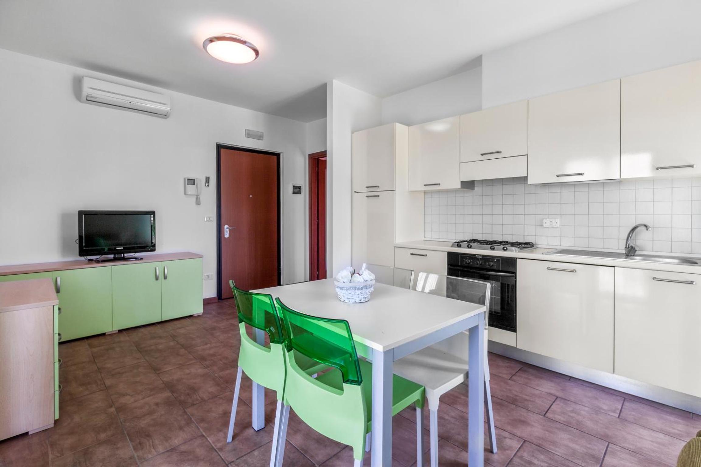 Apartment with Mountain View