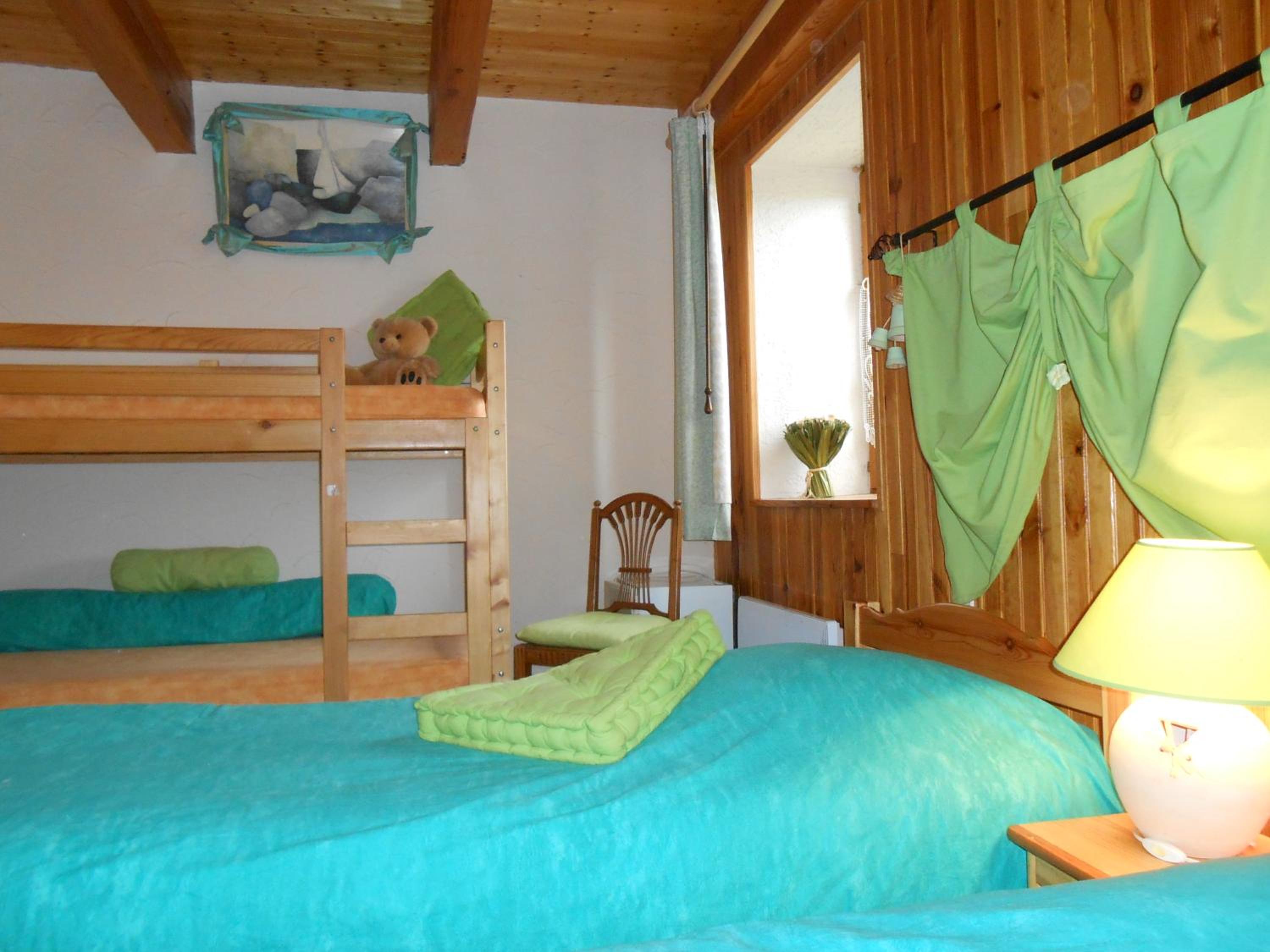 Family Room with Garden View - Photo 2