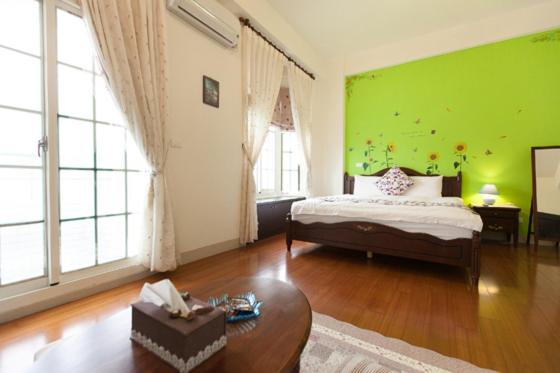 Queen Room with Spa Bath