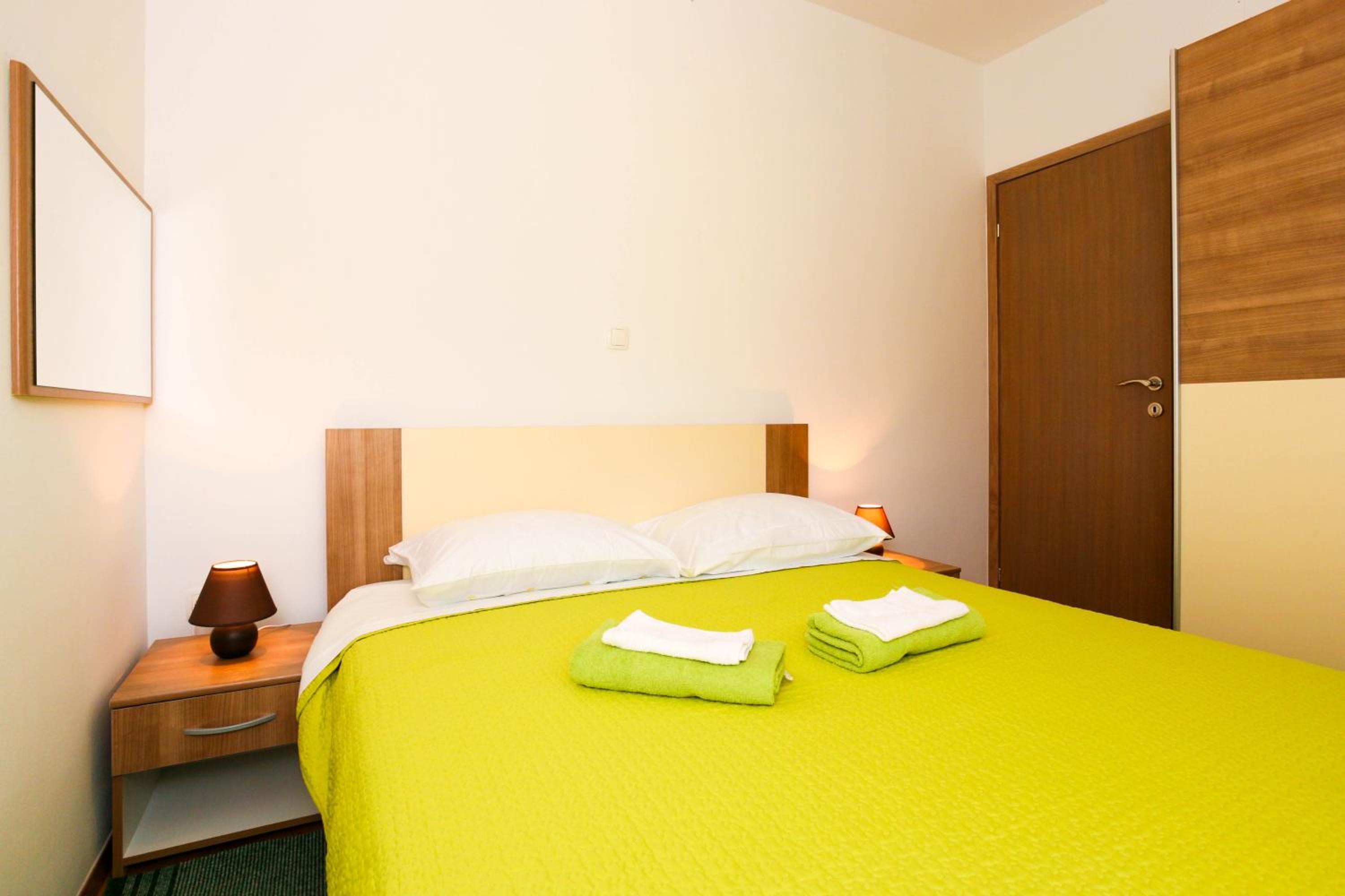 Apartment with Sea View - Photo 7
