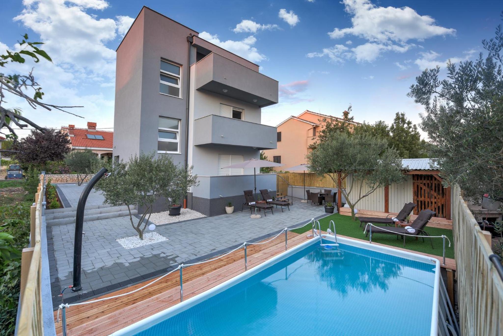 Deluxe Apartment