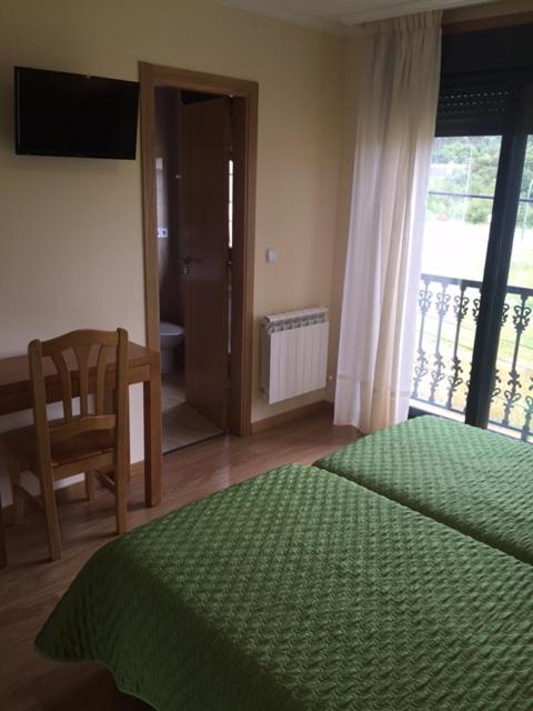 Deluxe Twin Room photo 2