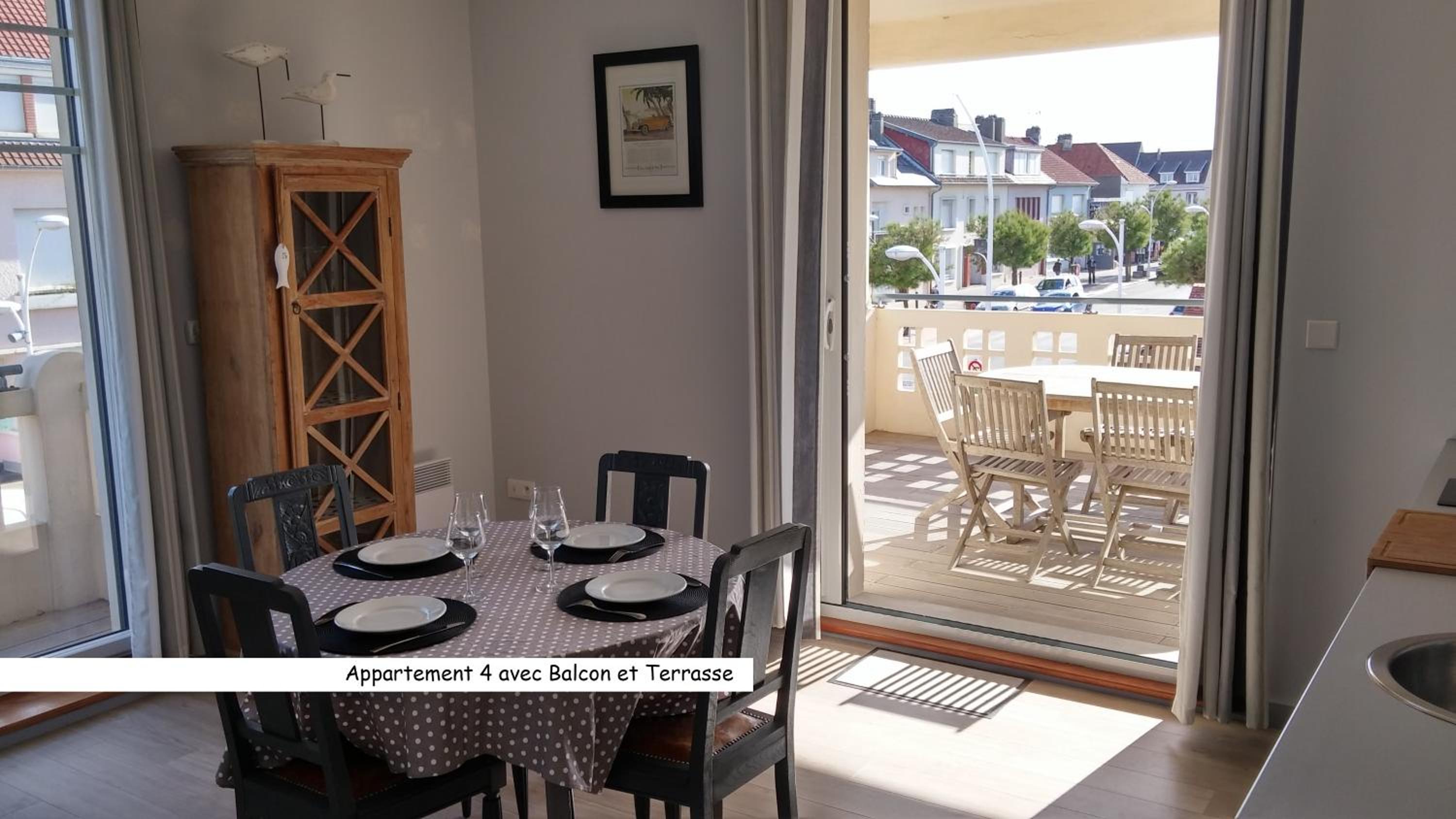Apartment 4 with Terrace and Balcony photo 1