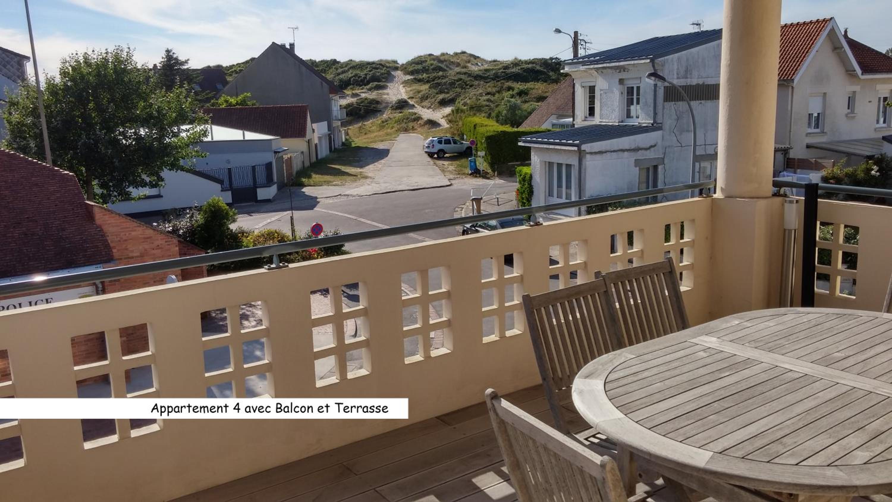 Apartment 4 with Terrace and Balcony photo 2