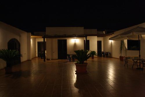 Large Double Room photo 3