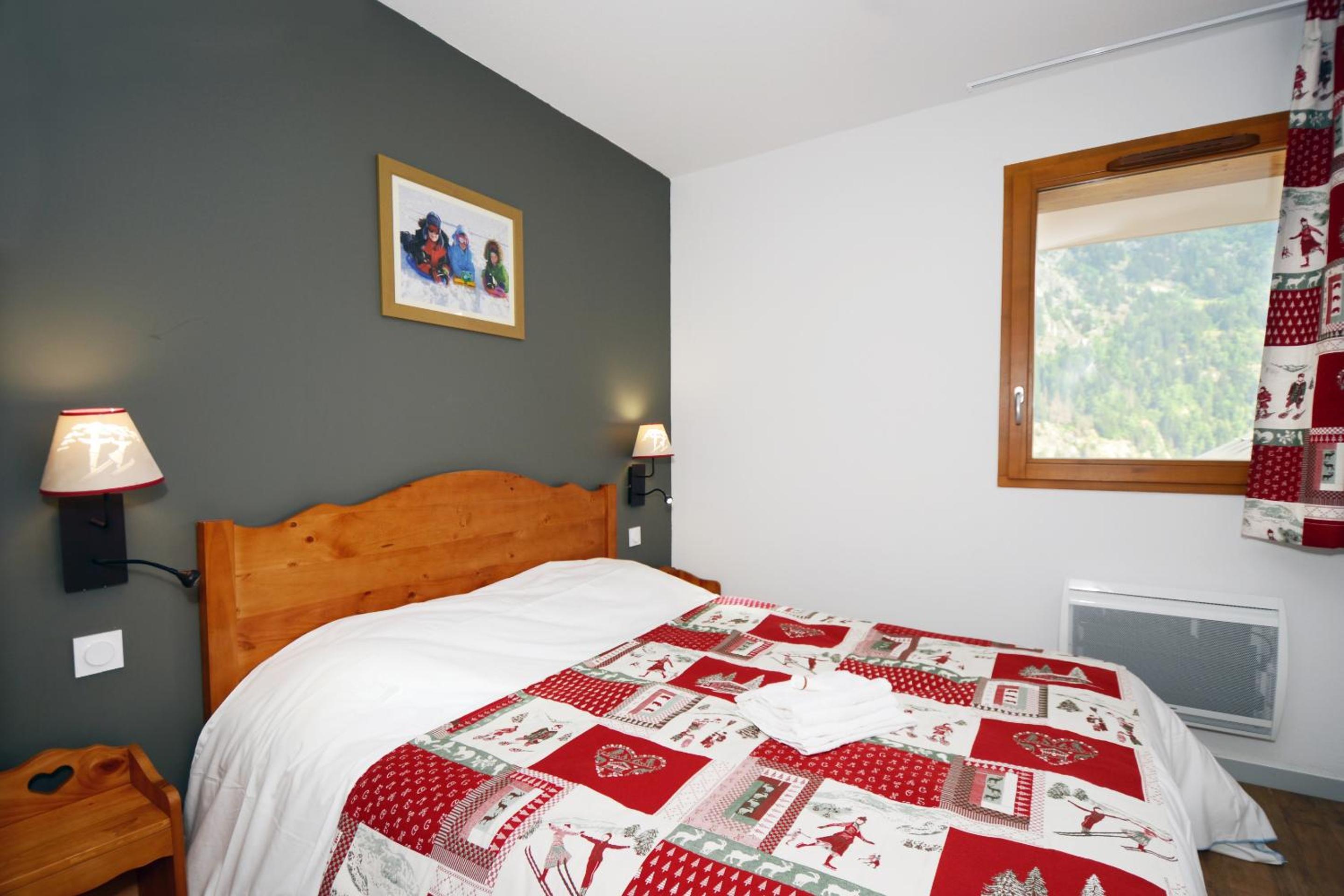 One-Bedroom Apartment (4 Adults) photo 3