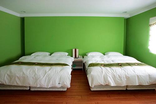 Standard Quadruple Room - Photo 12