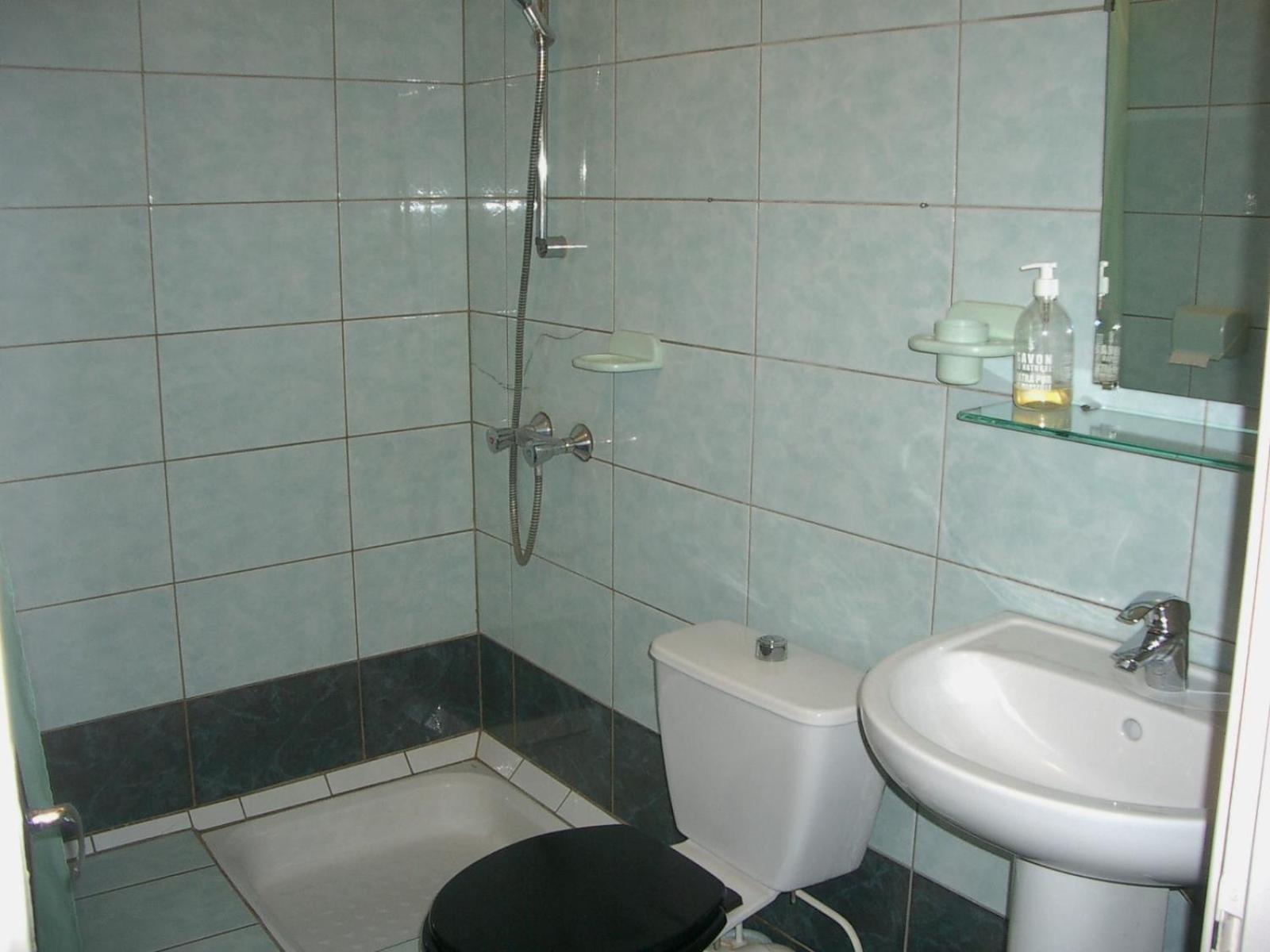 Small Double Room - Photo 1