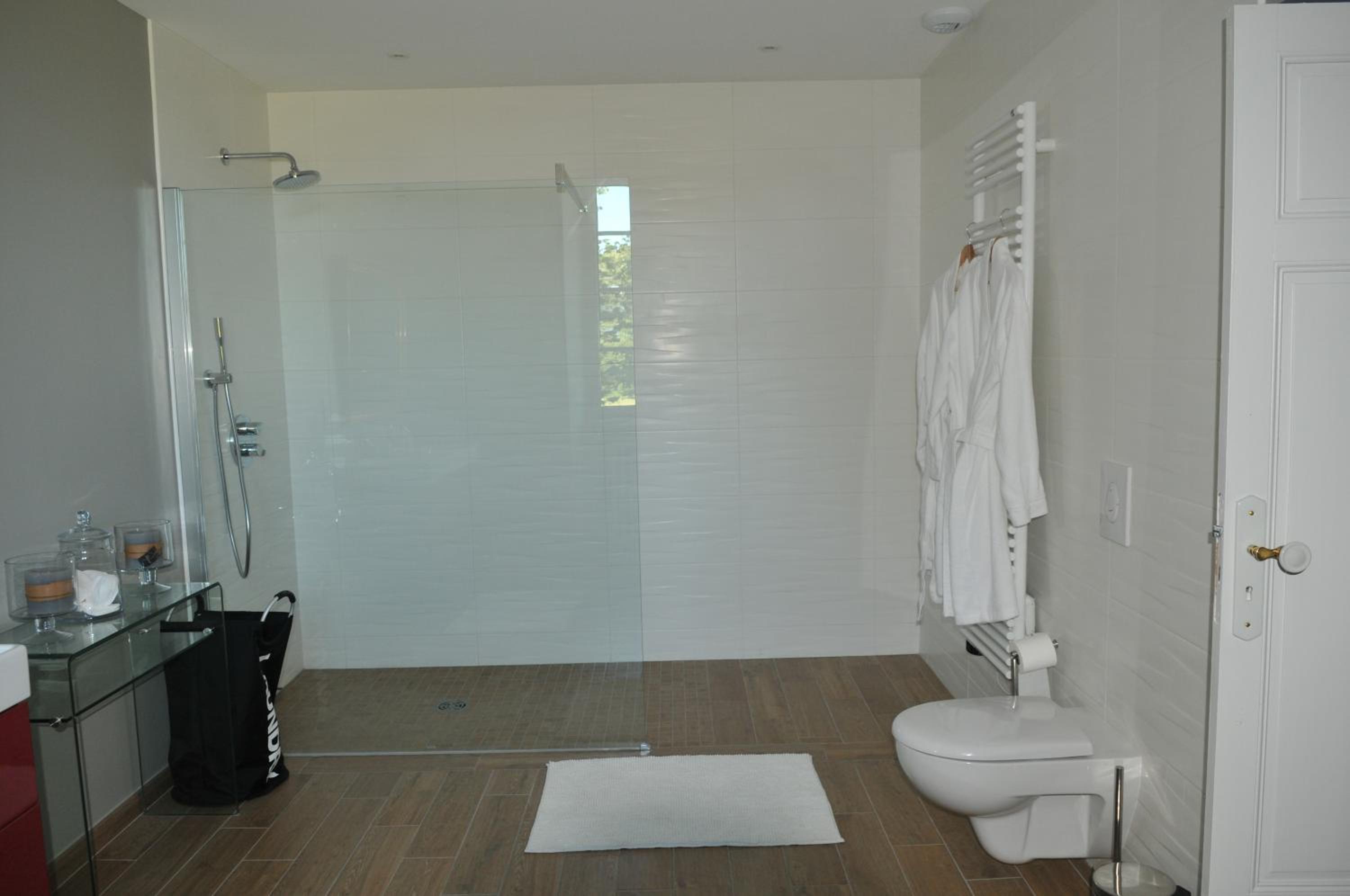 Deluxe Double Room with Shower photo 2