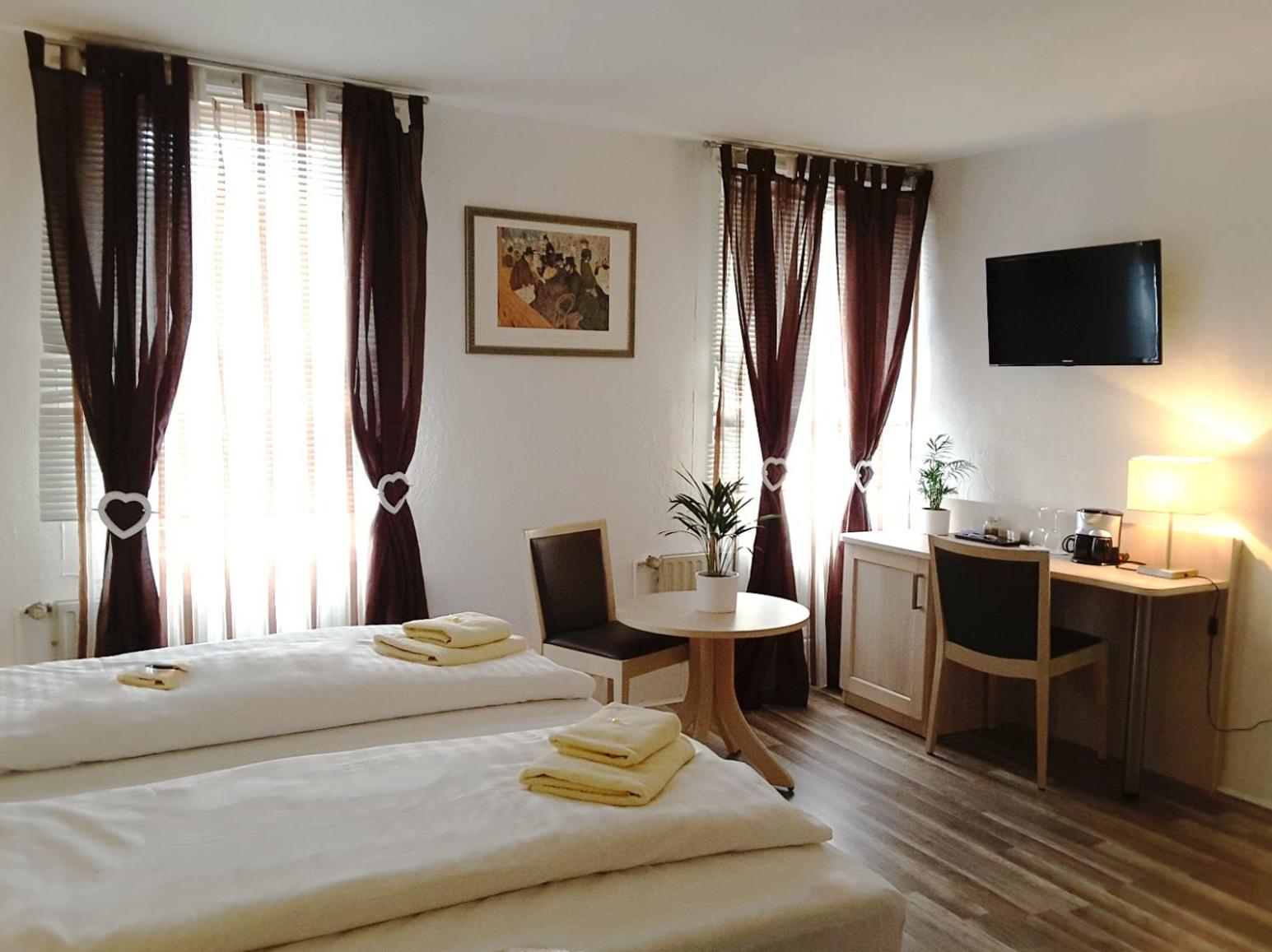 Double Room - Photo 2