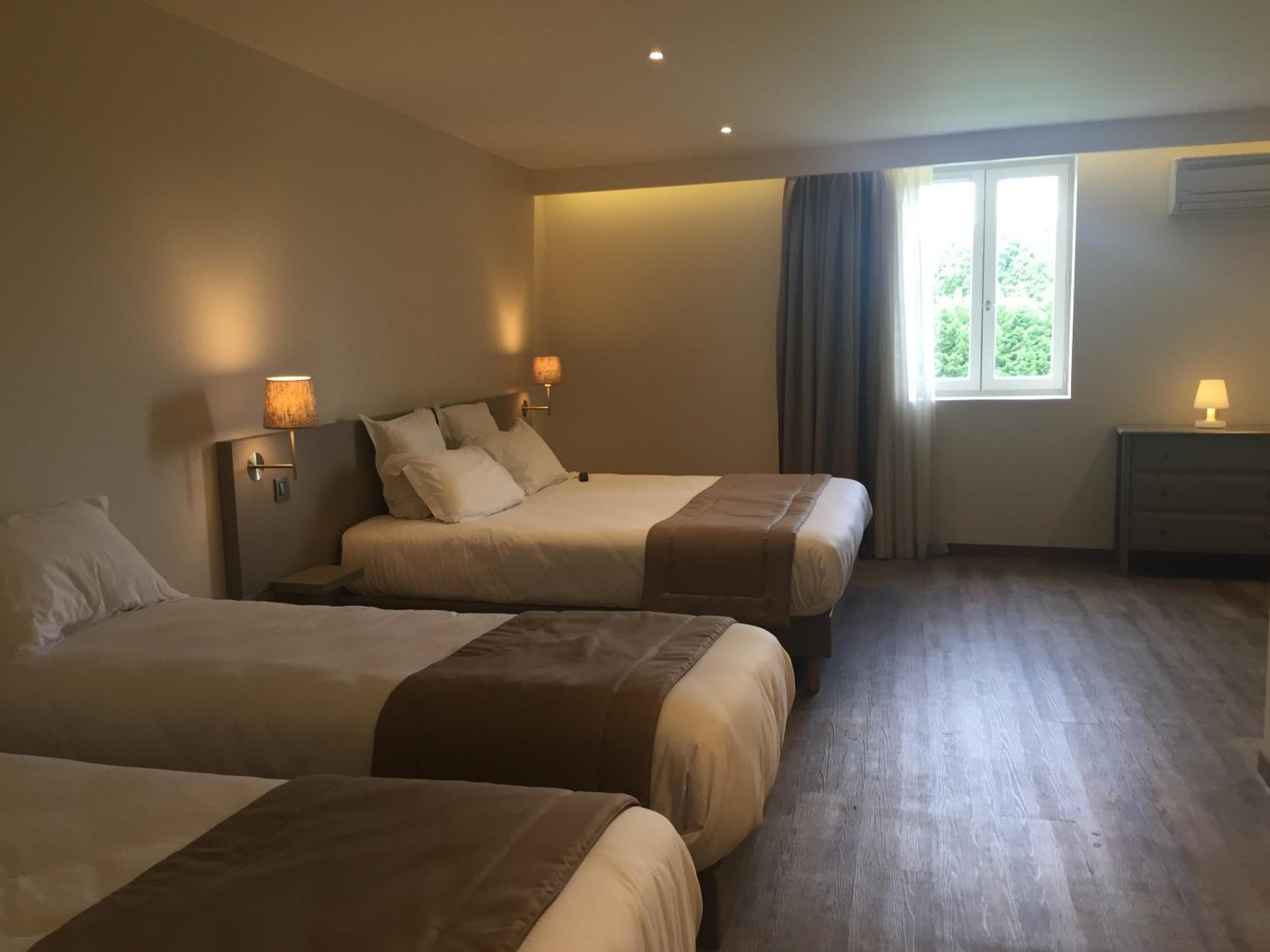 Junior Suite with Garden View - Photo 2