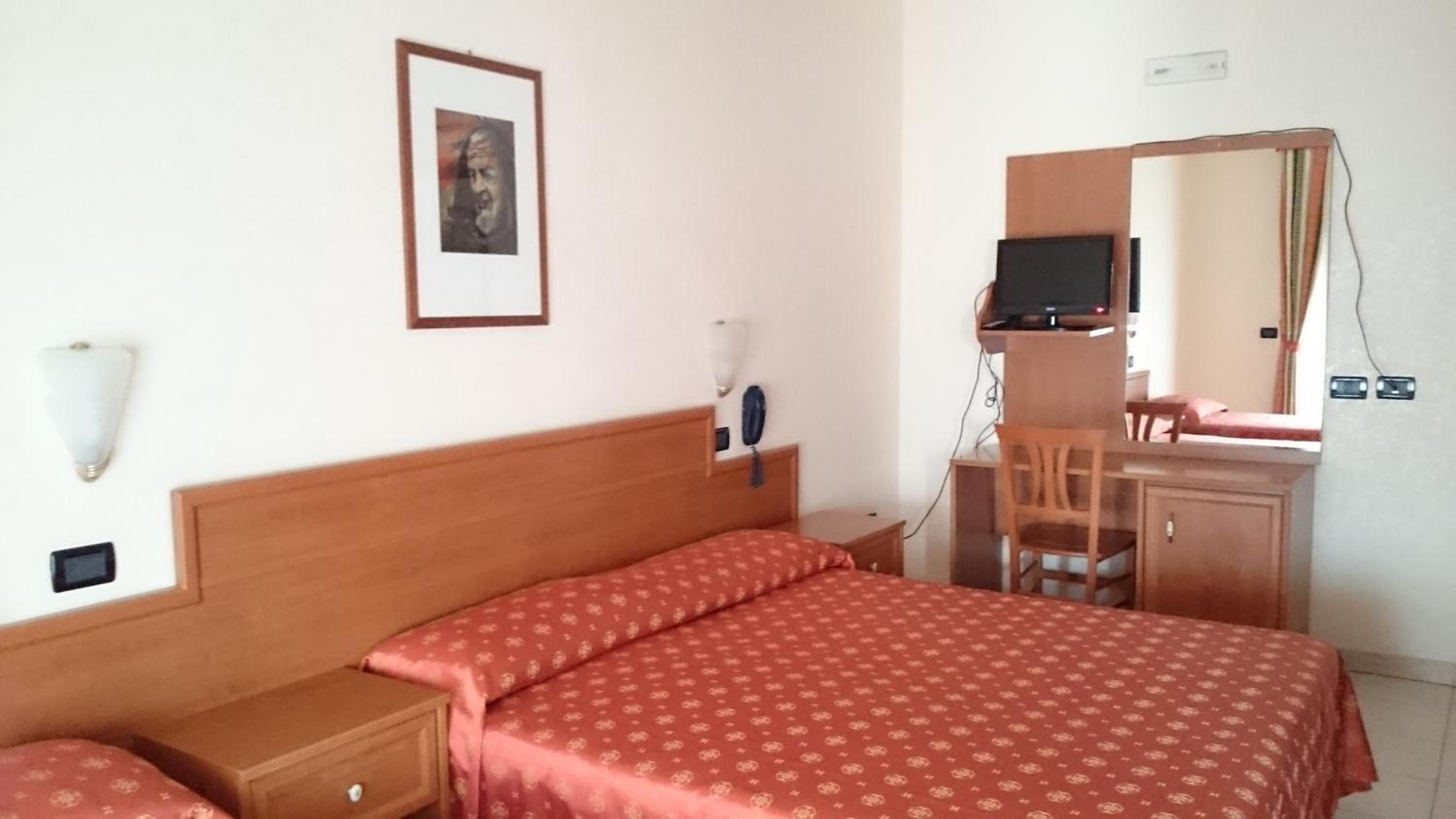 Standard Triple Room photo 2