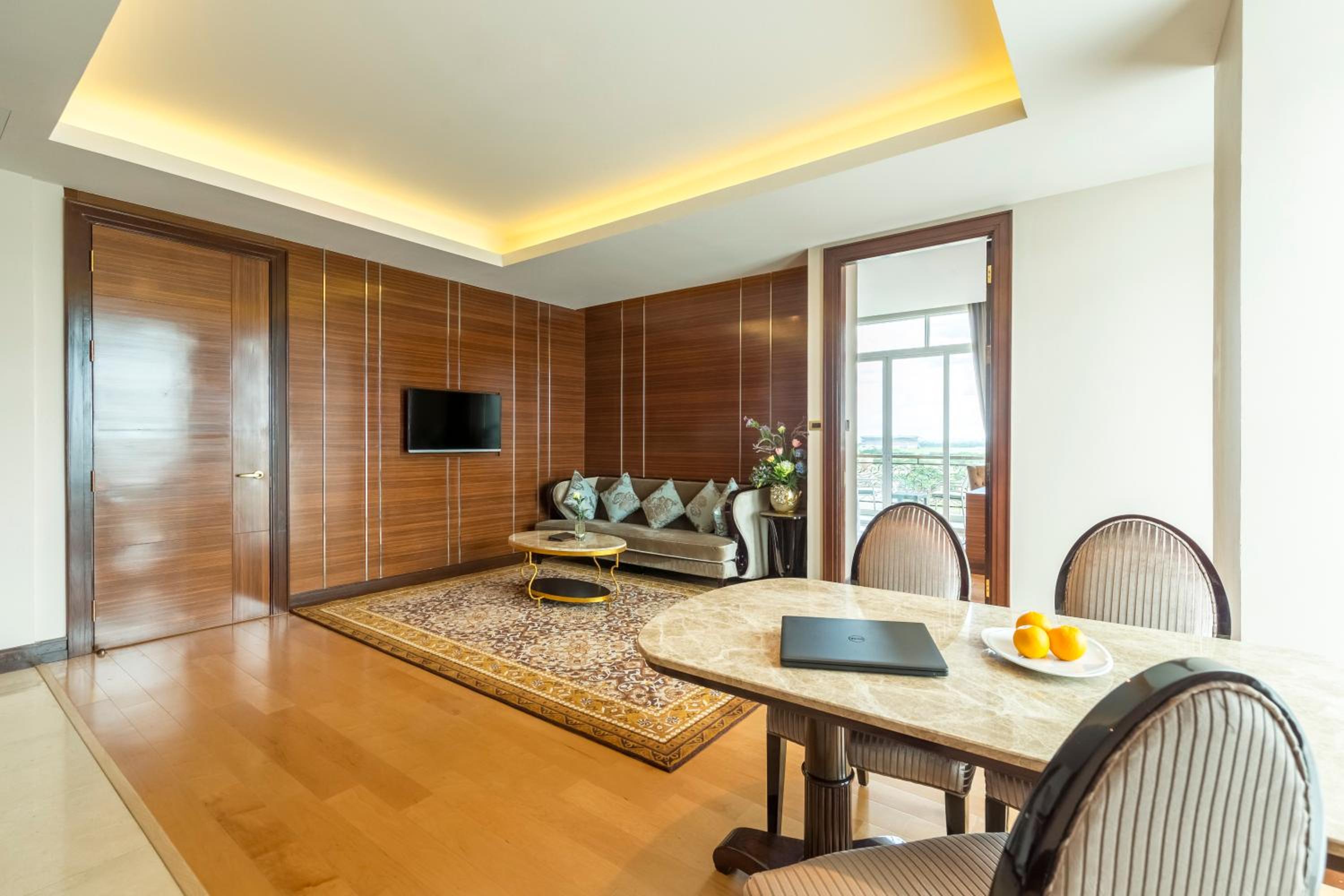 Junior Suite with Balcony photo 2