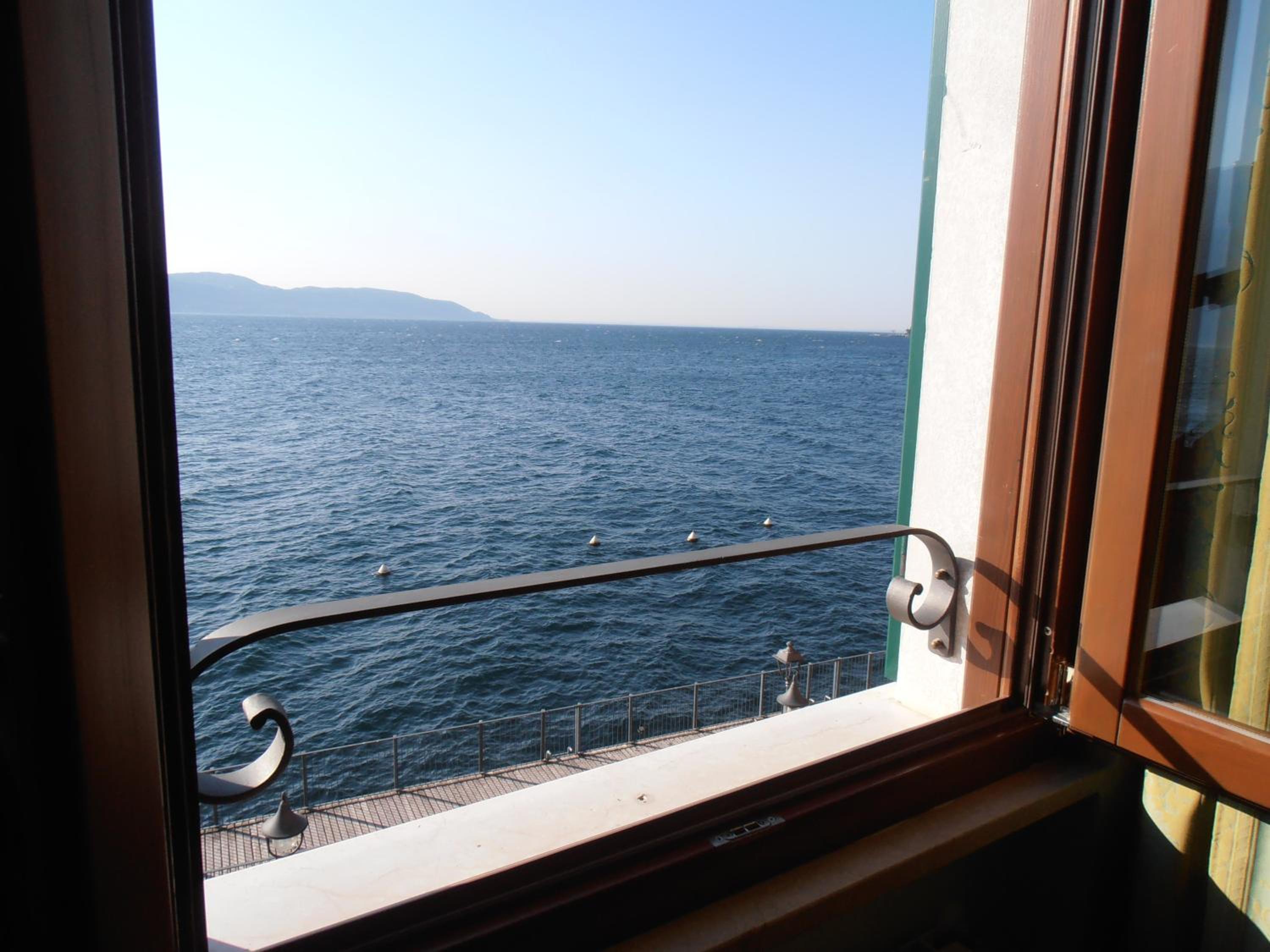 Triple Room with Lake View