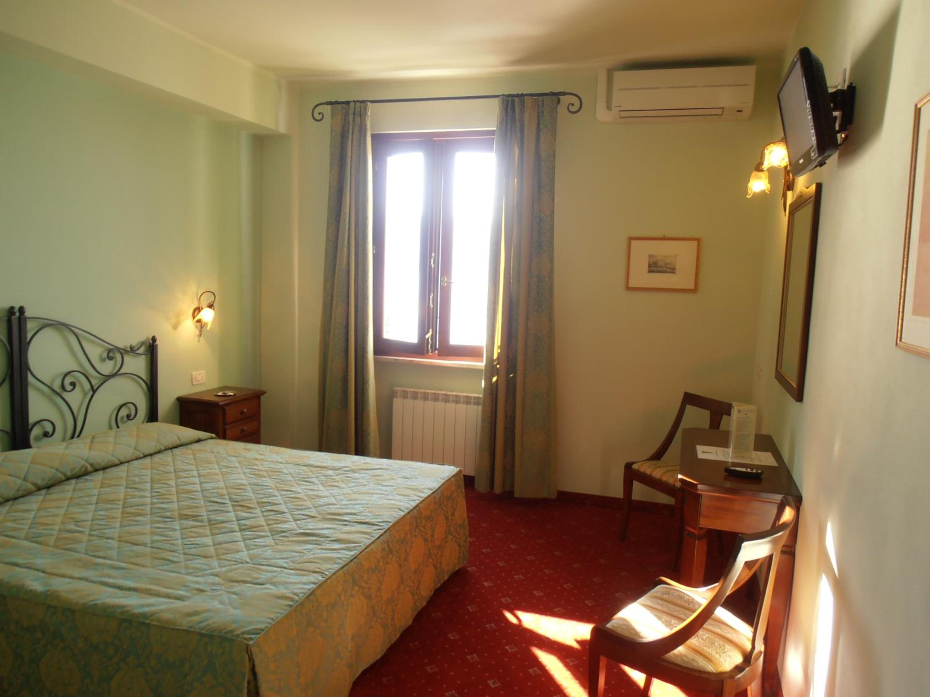 Double Room with Lake View photo 2