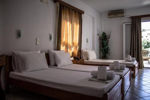 Triple Room with Balcony photo 2