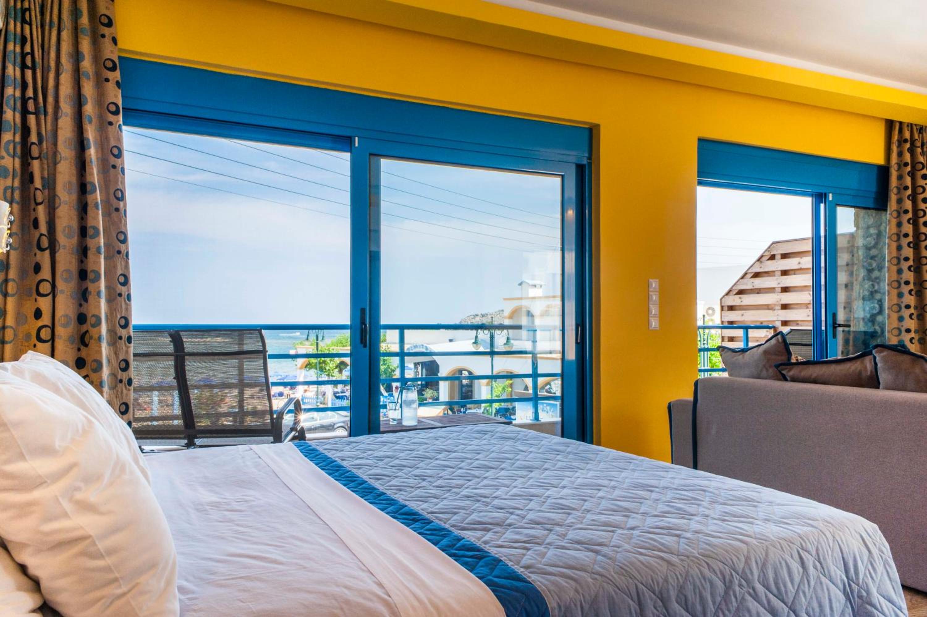 Suite with Sea View (2 - 4 Adults) photo 2