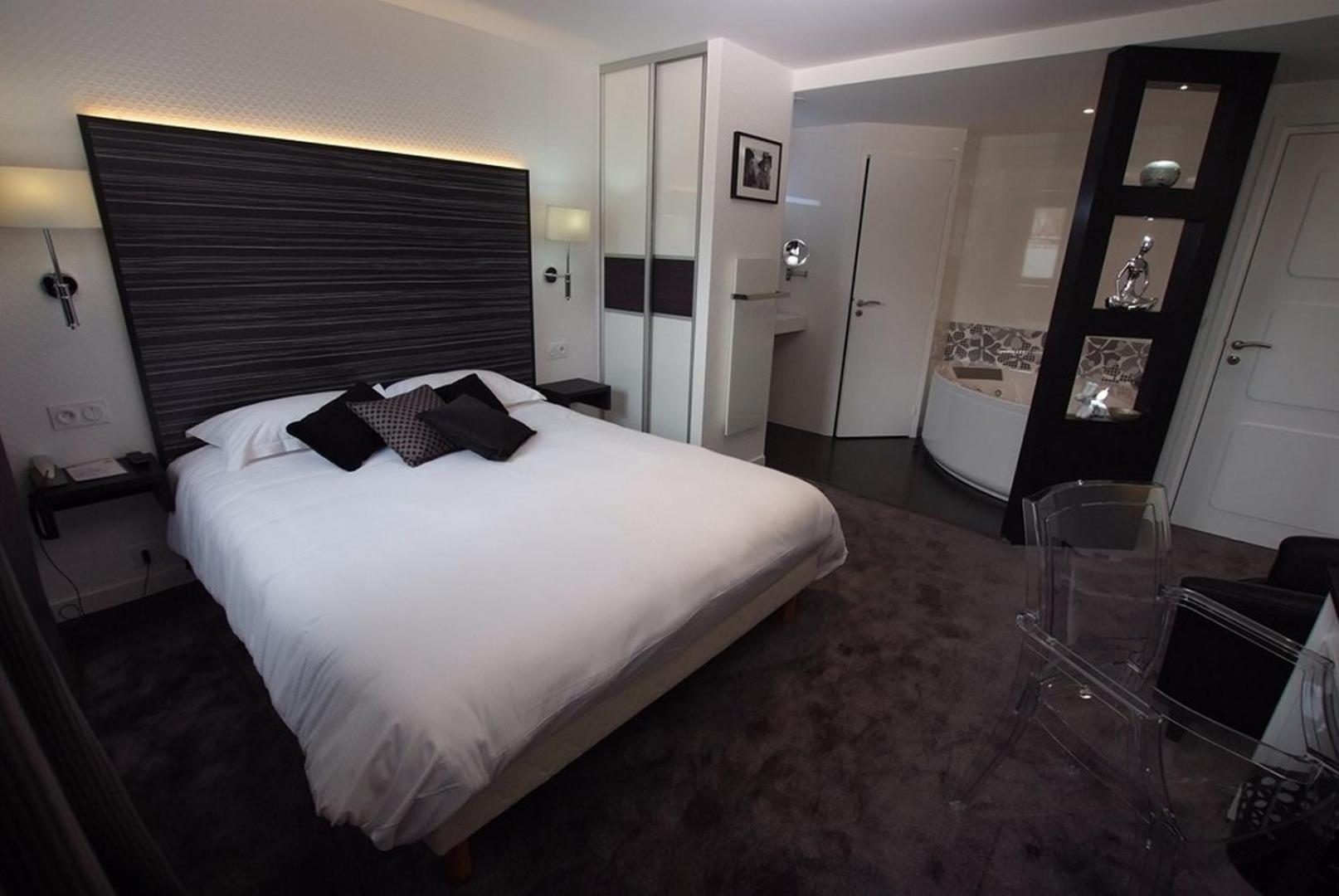 Double Room - Photo 4