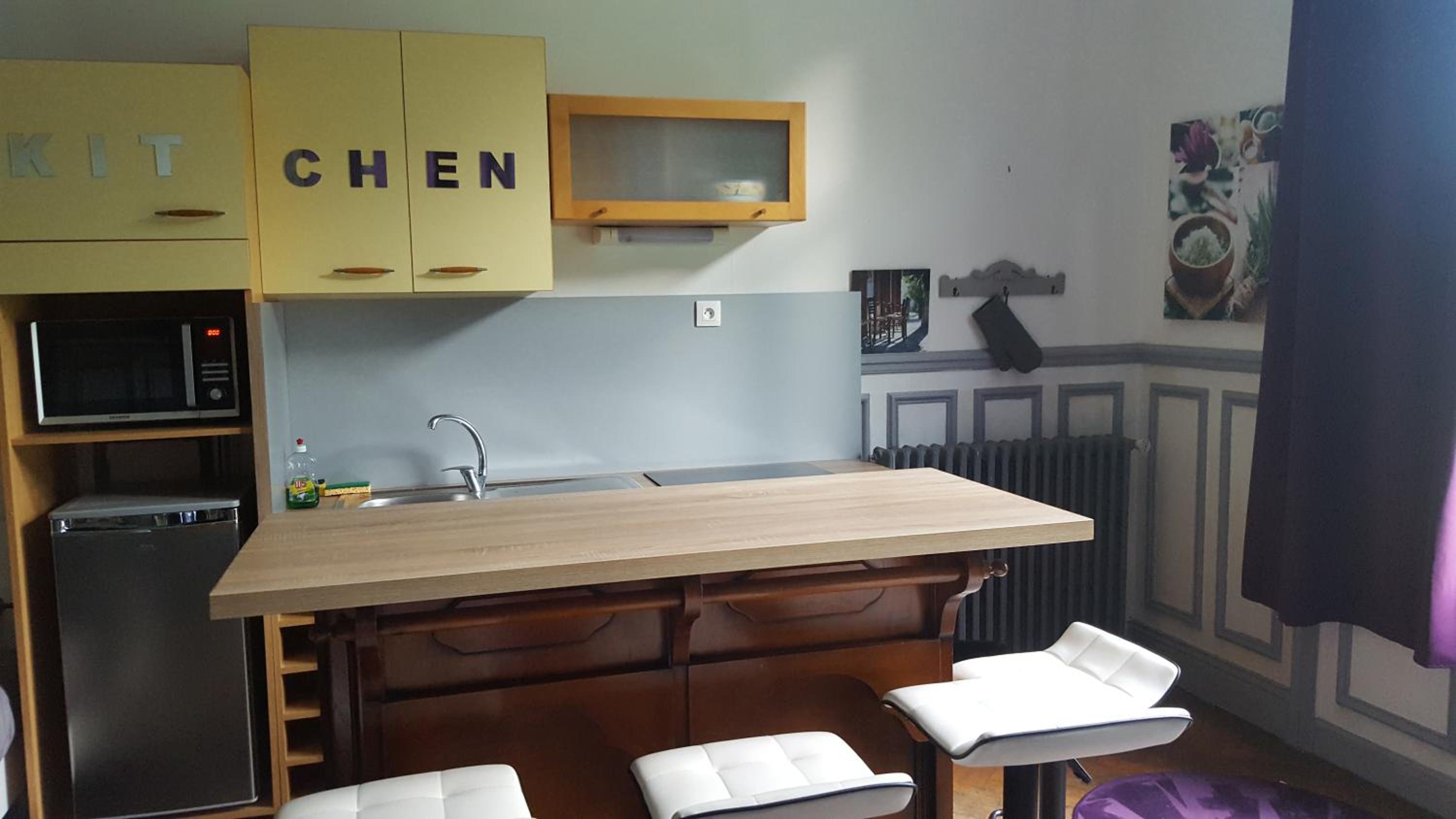 One-Bedroom House - Photo 4