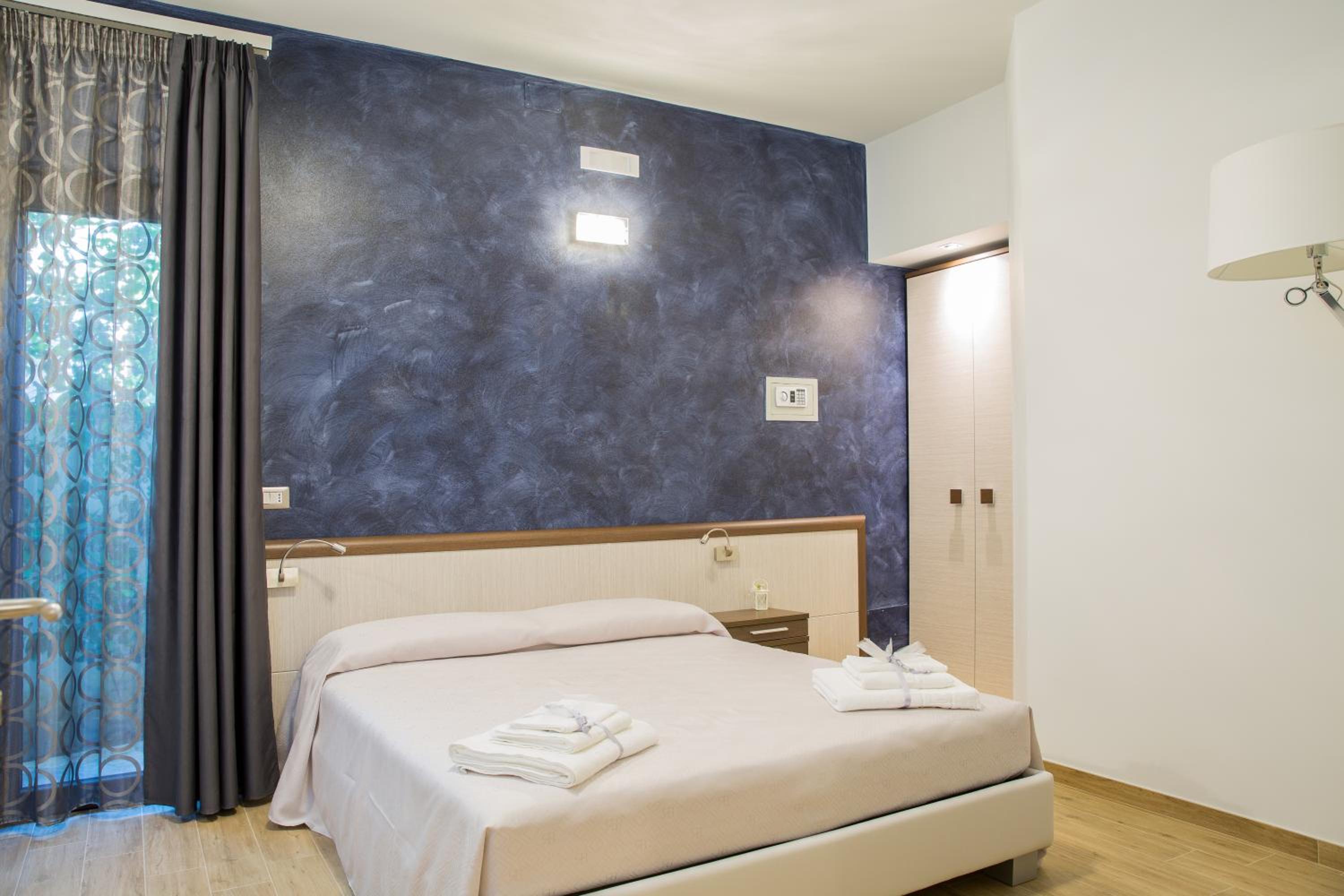 Triple Room with Private Bathroom photo 2
