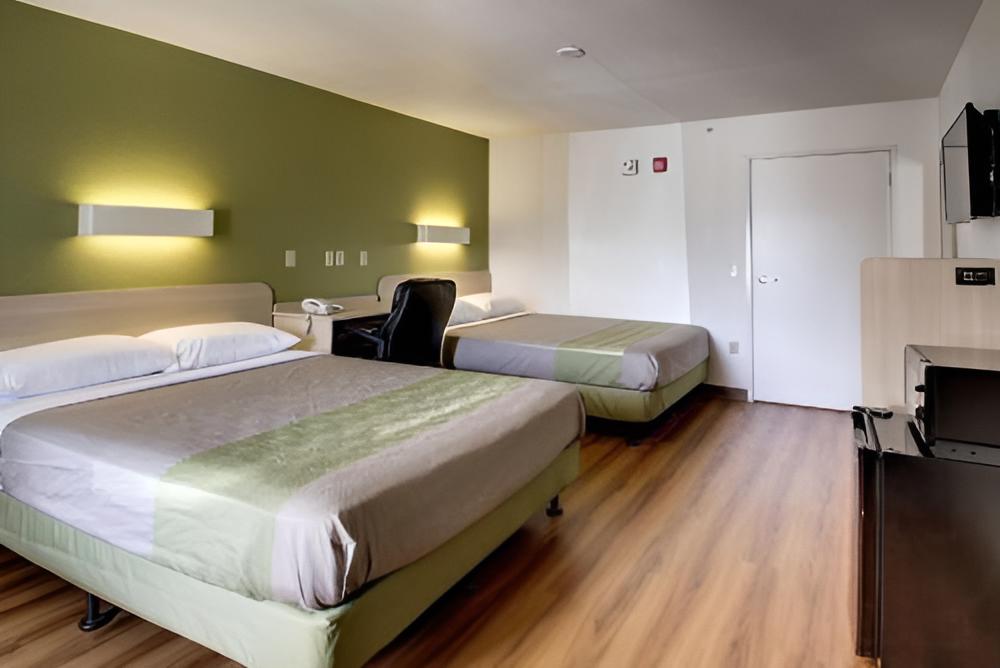 Queen Room with Two Queen Beds - Disability Access - Roll In Shower photo 3