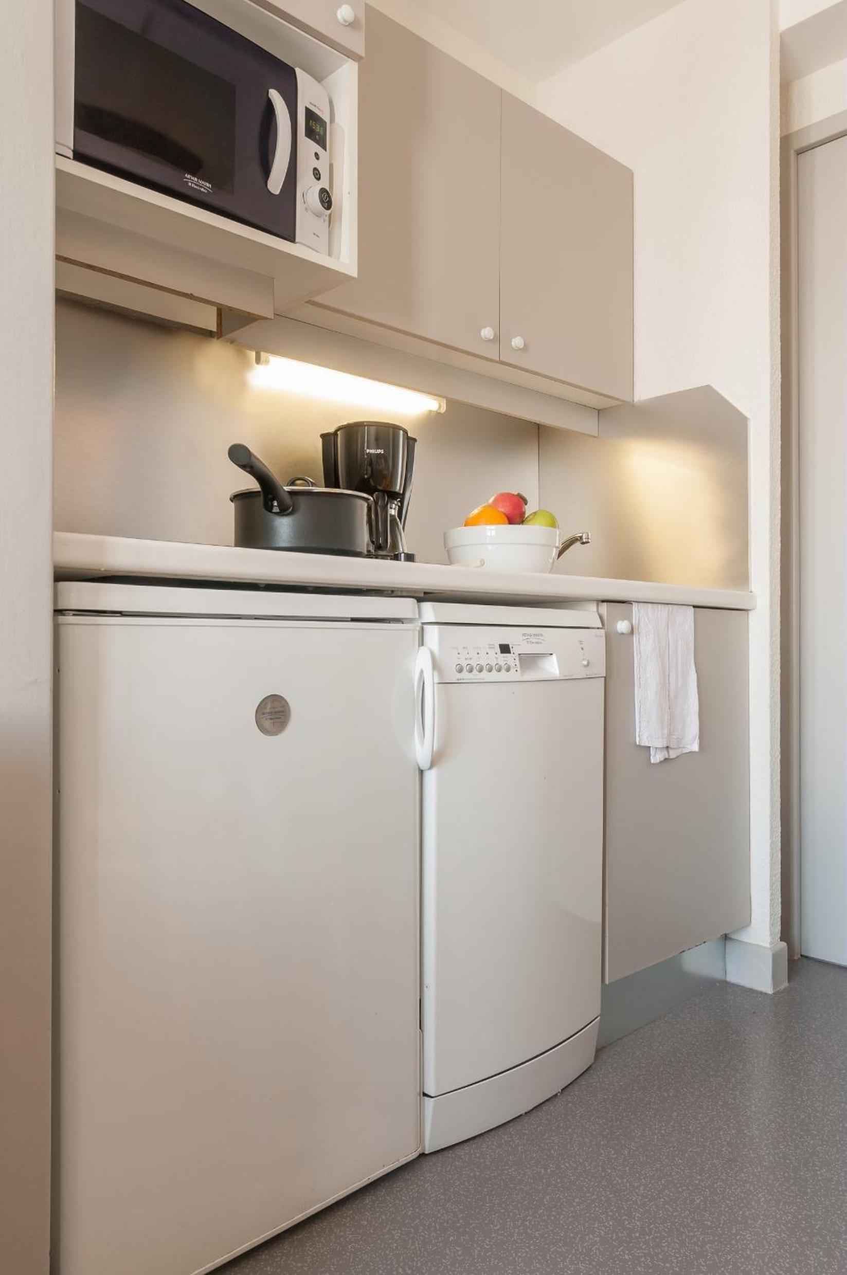 Select One-Bedroom Apartment (4 People) photo 3