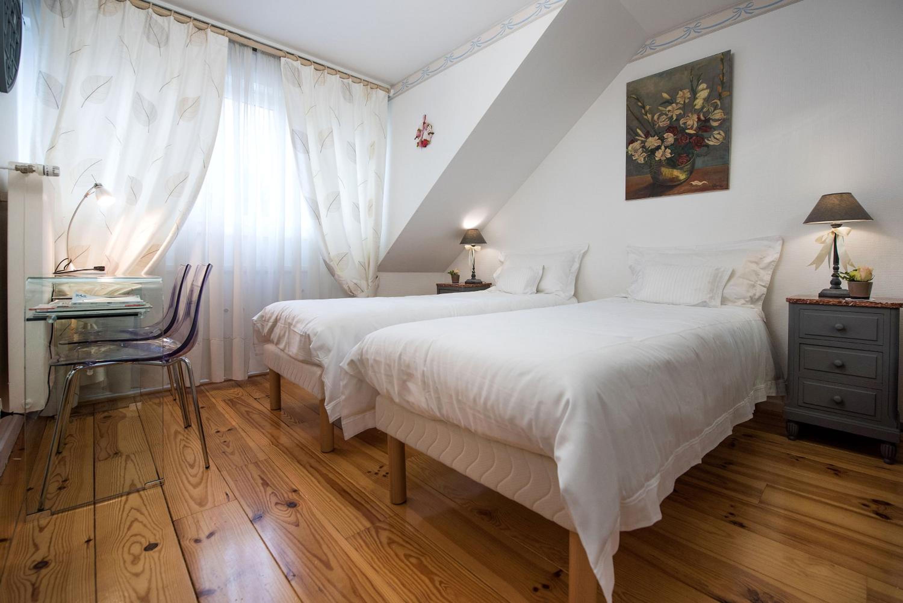 Superior Double or Twin Room with City View photo 3
