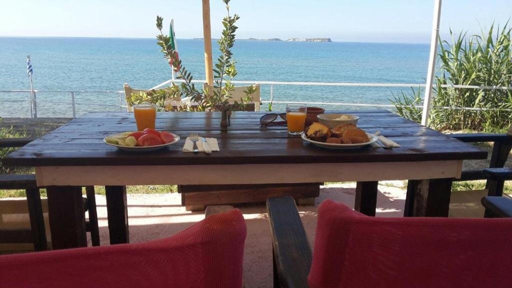 Quadruple Room with Sea View with Balcony (2 Adults + 2 Children) photo 2