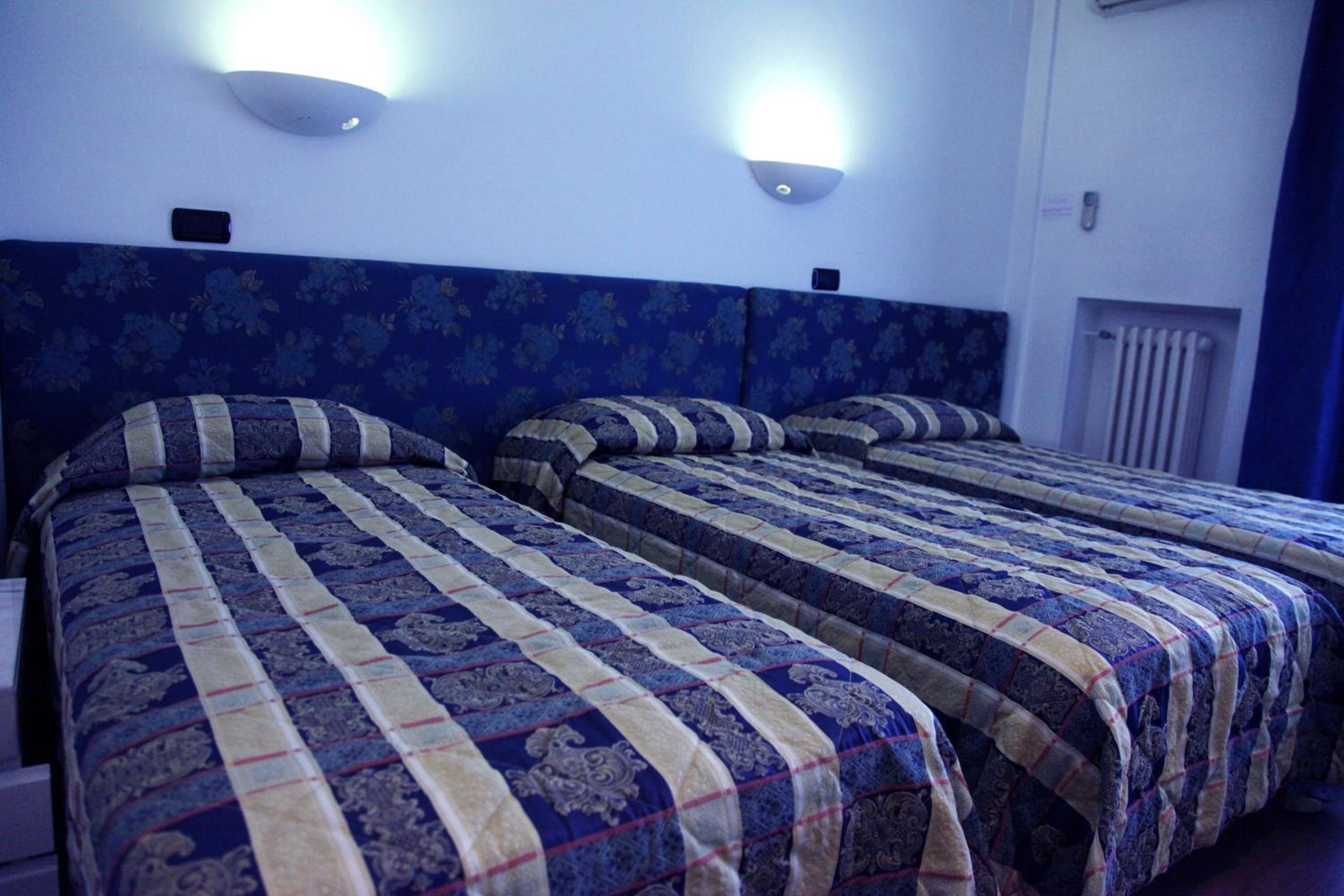 Triple Room photo 2