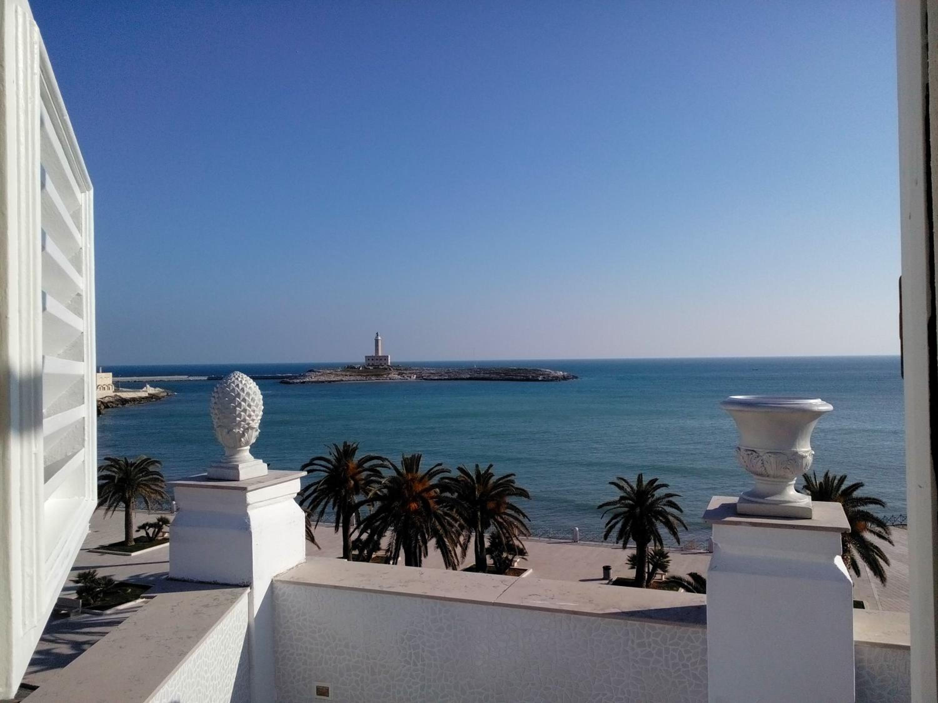Deluxe Triple Room with Sea View