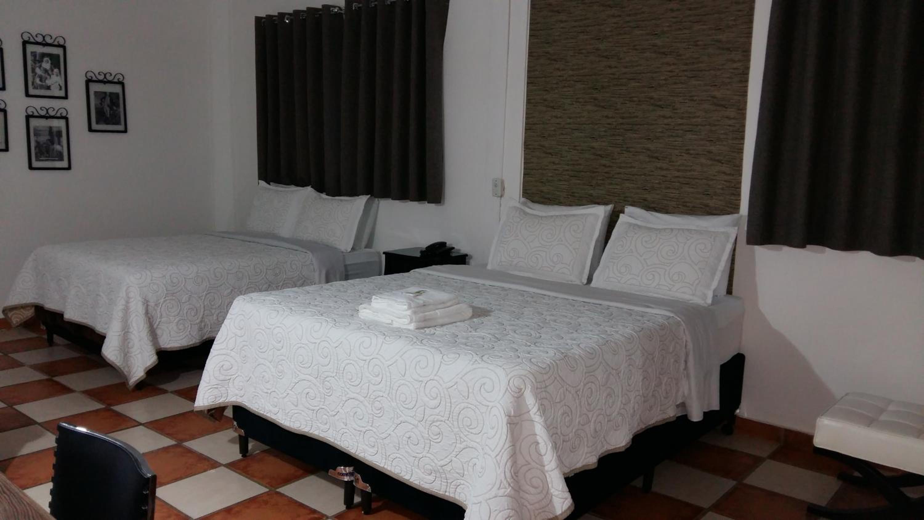 Deluxe Quadruple Room with Air Conditioning photo 3