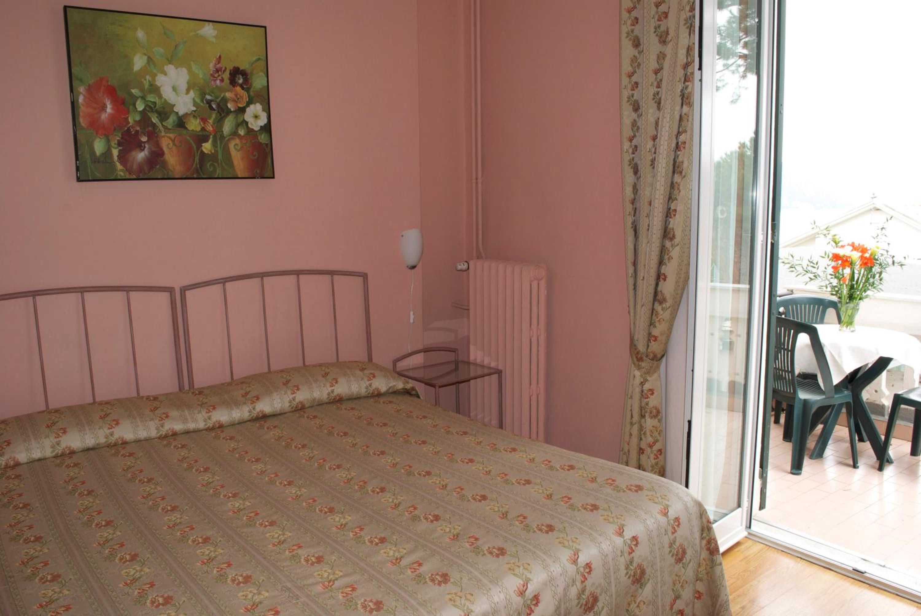 Double or Twin Room with Balcony and Sea View photo 1