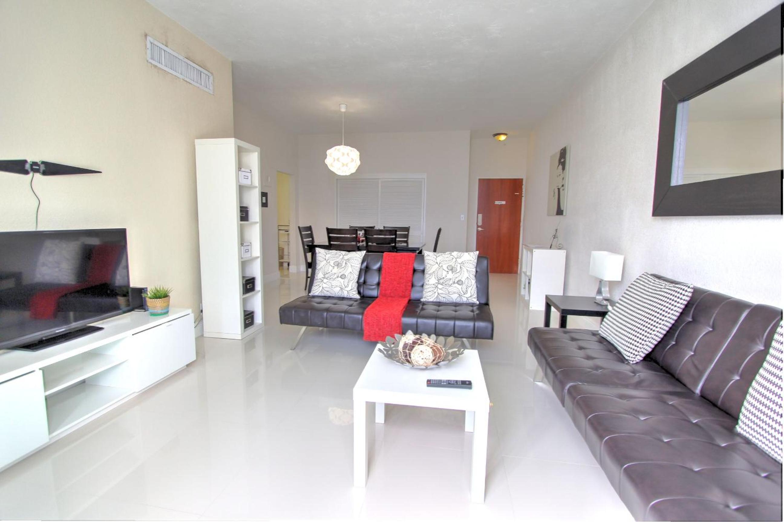 Superior One-Bedroom Apartment with City View
